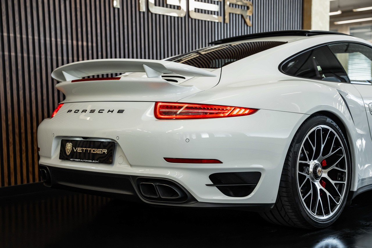 PORSCHE 911 Turbo S PDK-image-6