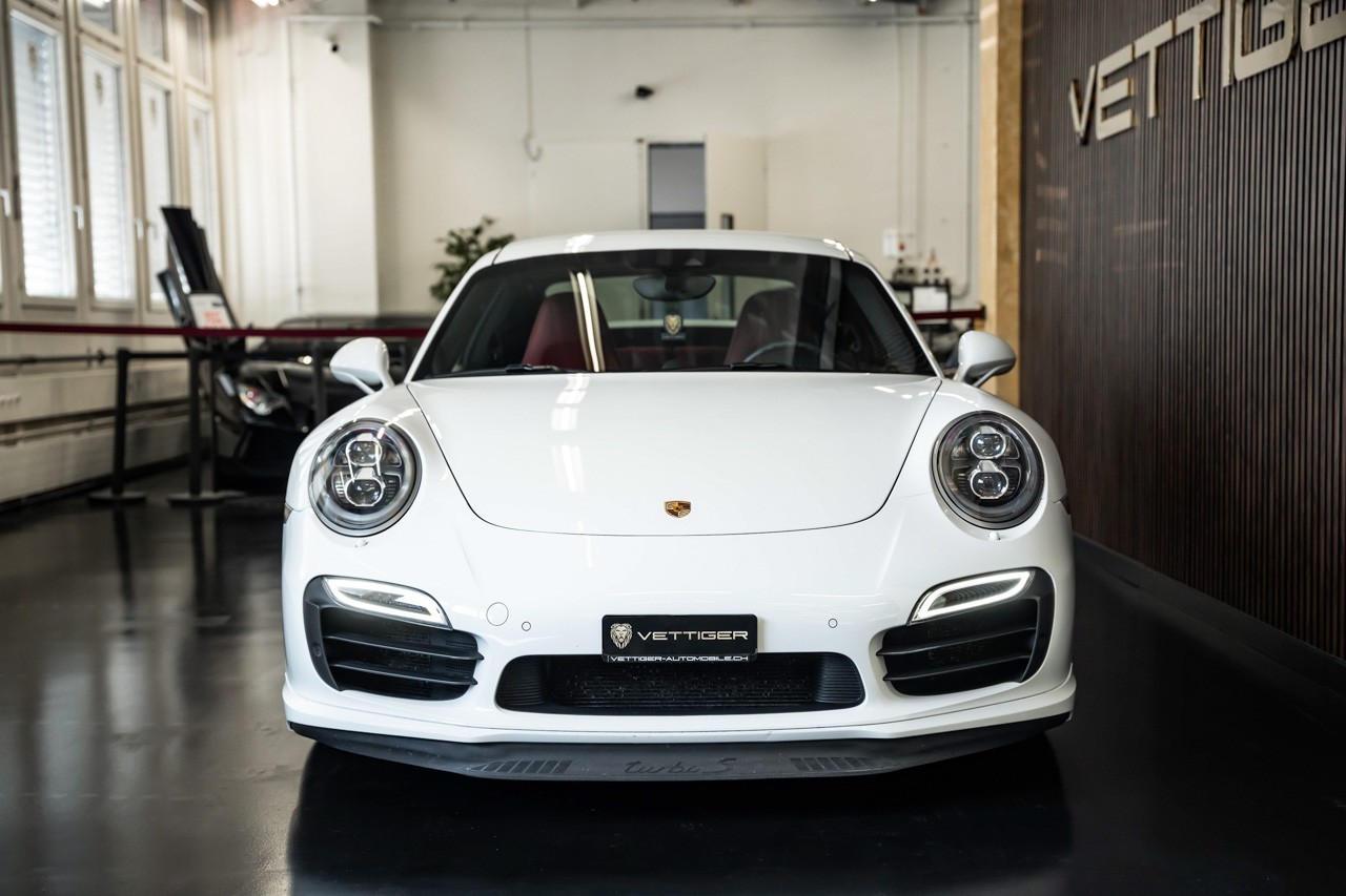 PORSCHE 911 Turbo S PDK-image-1