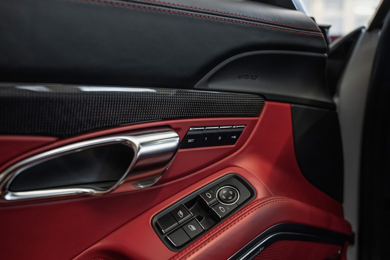 PORSCHE 911 Turbo S PDK-image-24