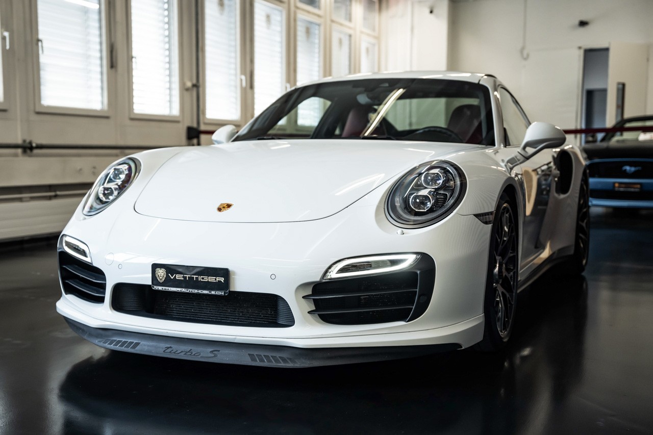 PORSCHE 911 Turbo S PDK-image-2