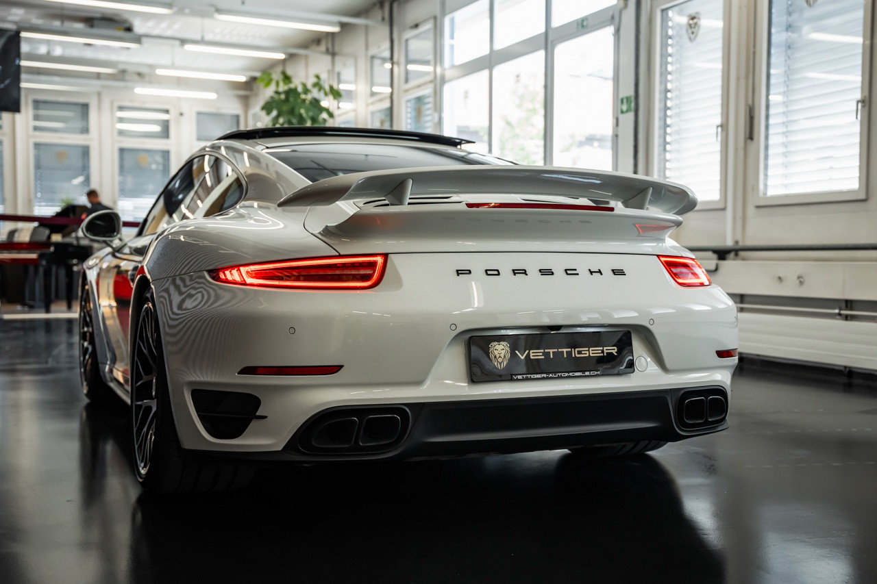 PORSCHE 911 Turbo S PDK-image-3