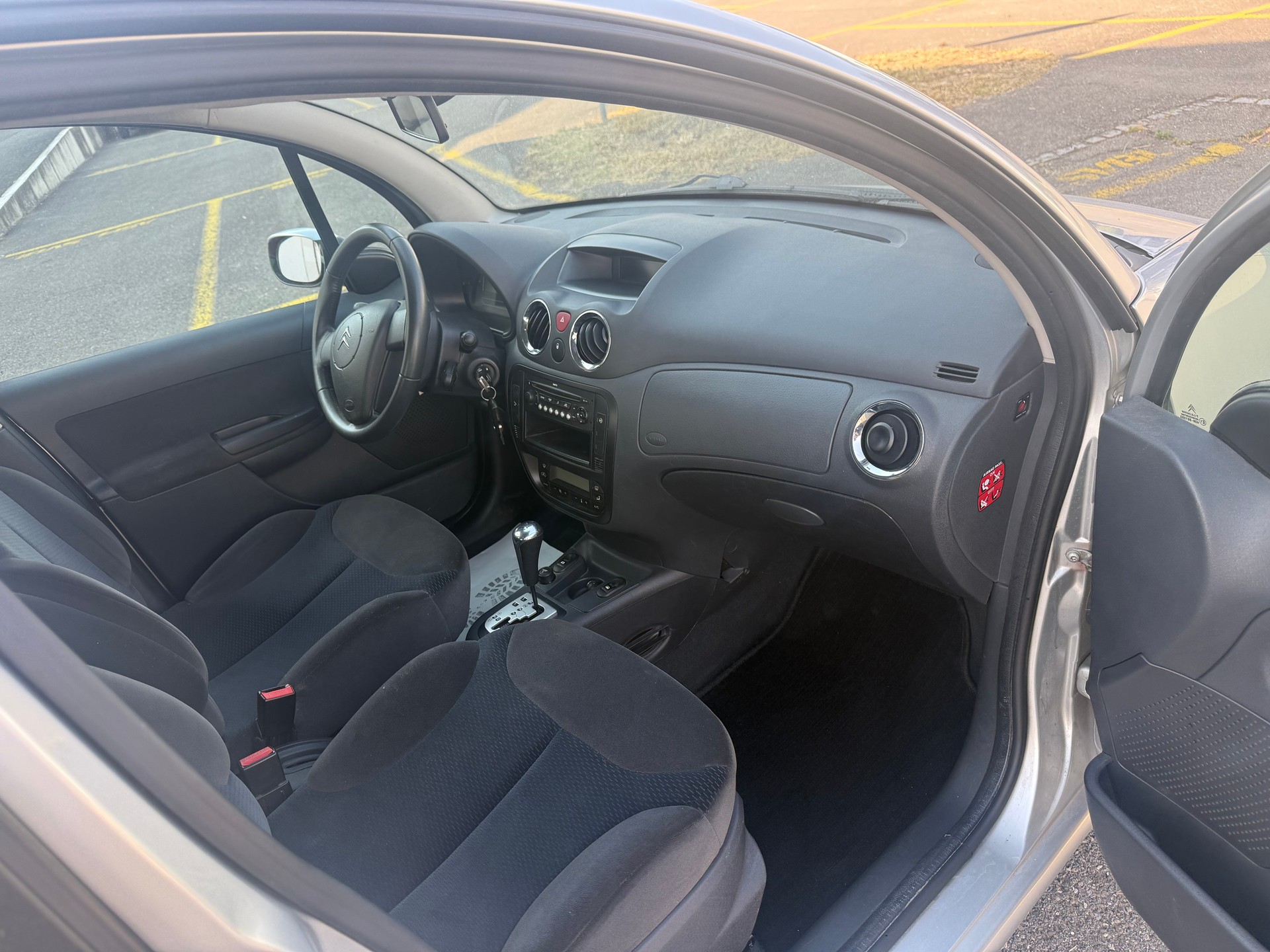 CITROEN C3 1.6i 16V Exclusive Automatic-image-8