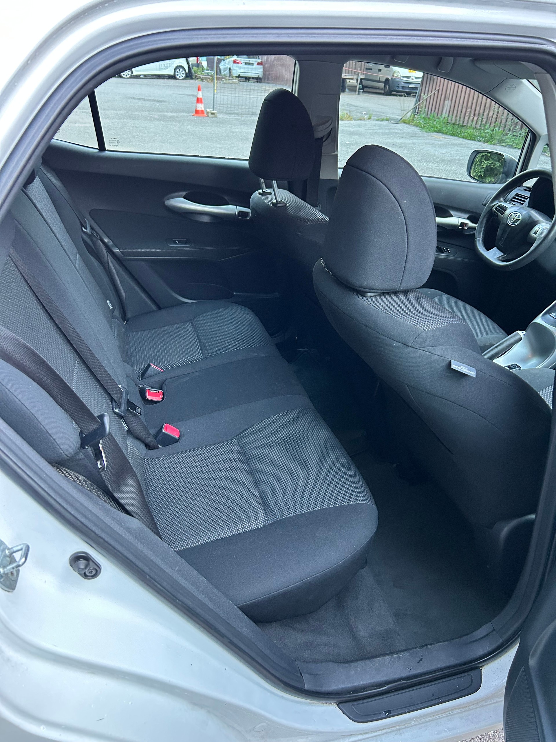 TOYOTA Auris 1.8 16V HSD Linea Luna-image-5