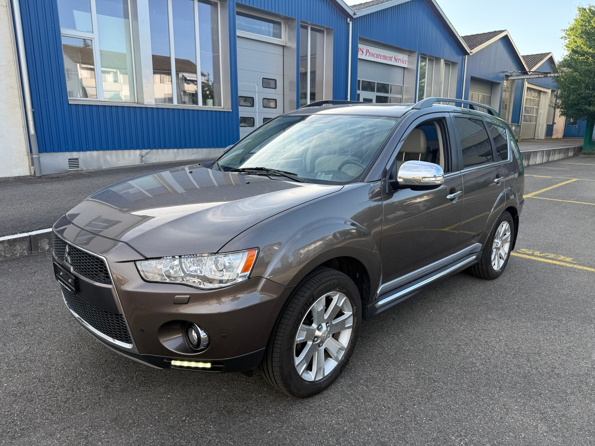 MITSUBISHI Outlander 2.2 DID Intense 4WD TC-SST-image-1