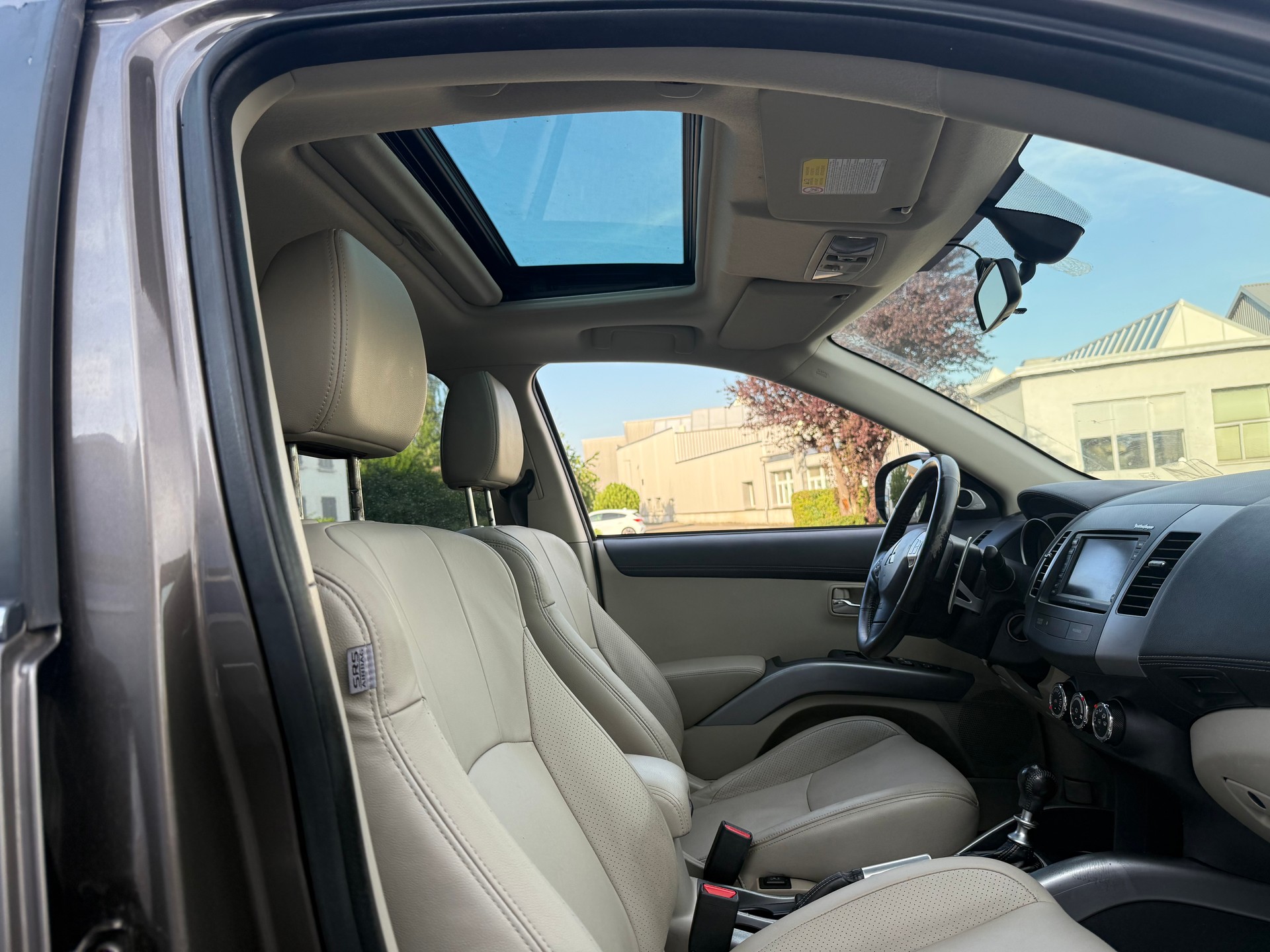 MITSUBISHI Outlander 2.2 DID Intense 4WD TC-SST-image-7