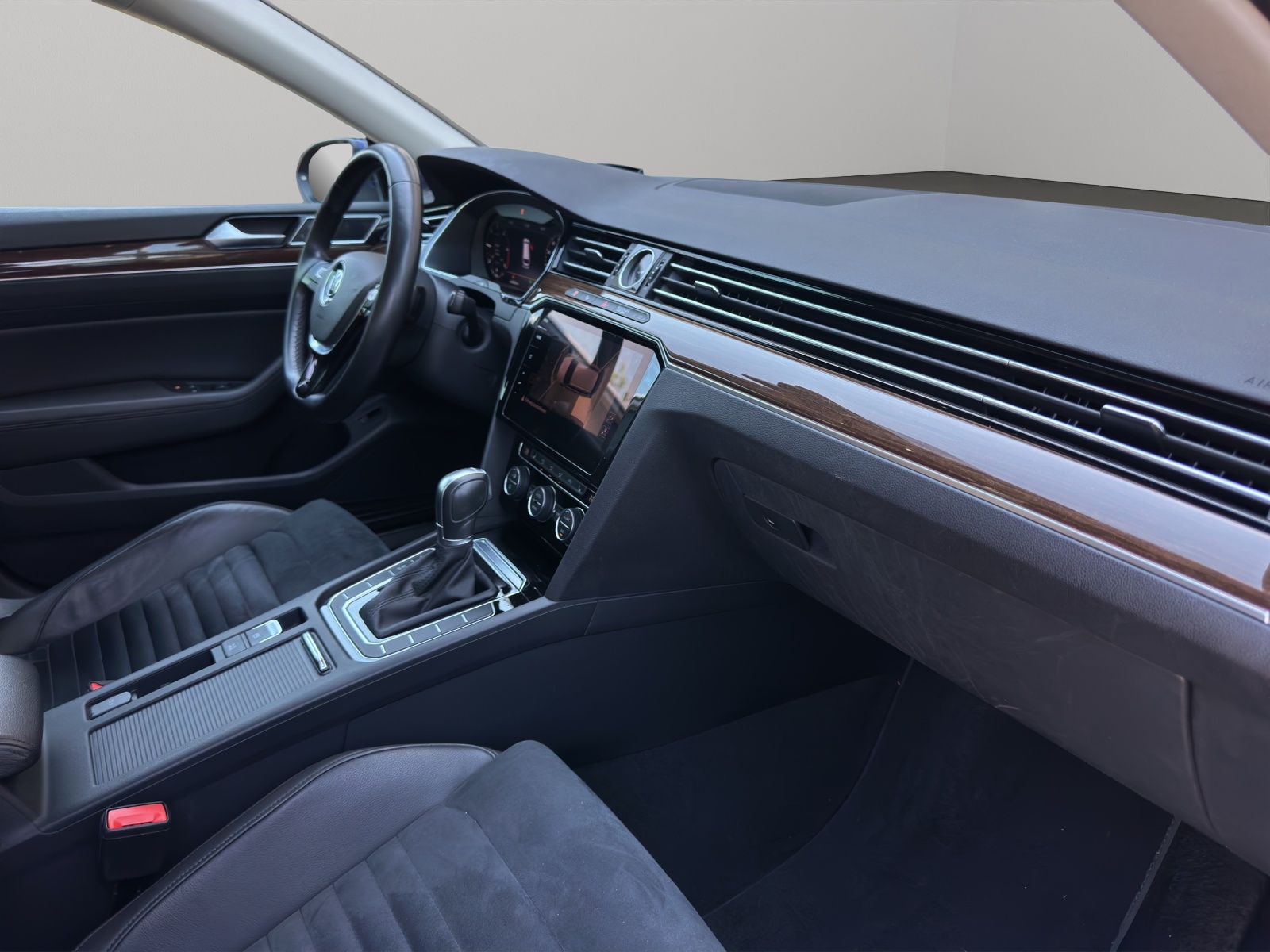 VW Passat Variant 2.0 TDI SCR BMT Highline DSG-image-12