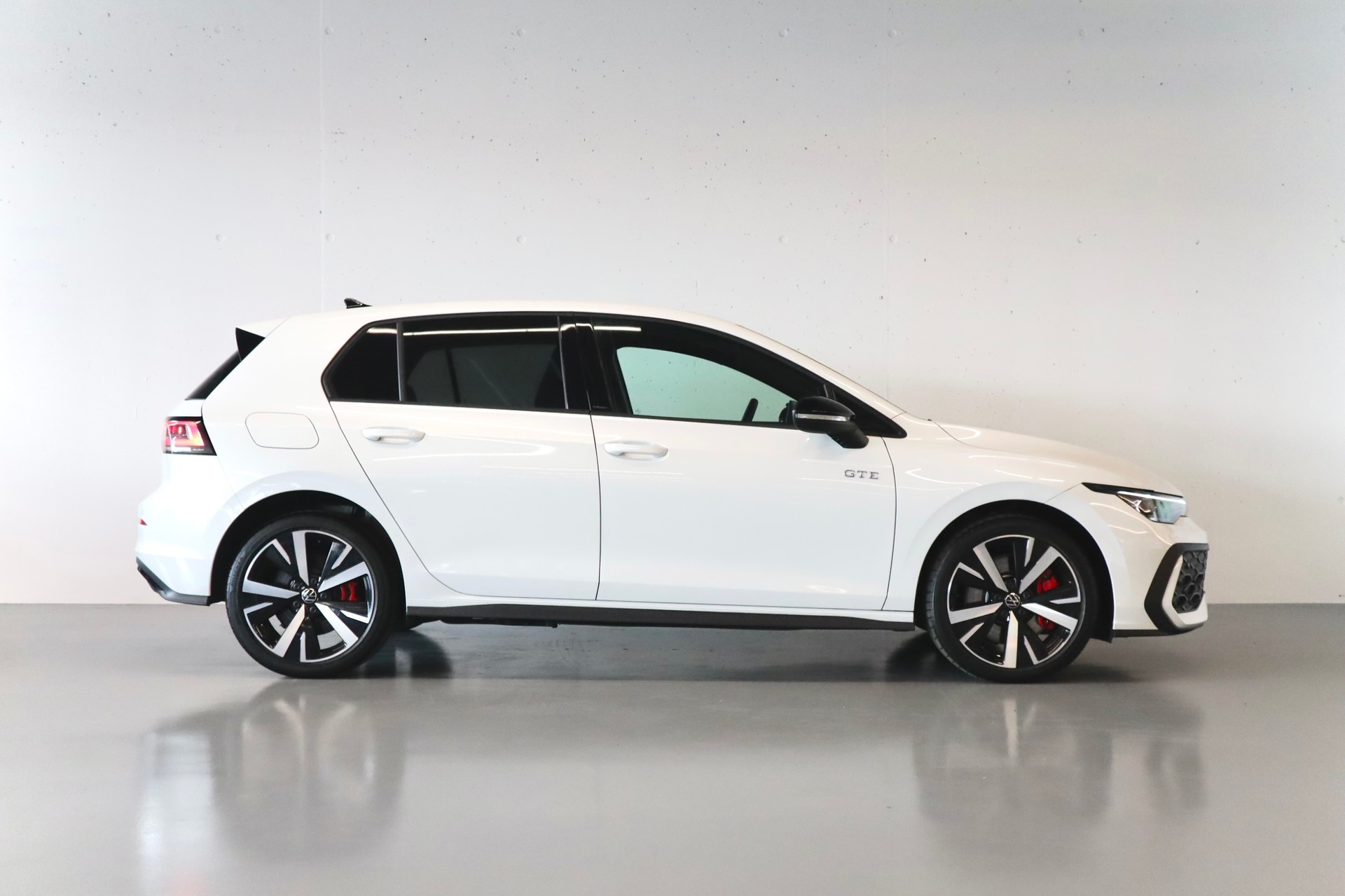 VW Golf 1.5 TSI PHEV GTE | FACELIFT | 272 PS | 133 KM ELEKTRISCHER REICHWEITE-image-3