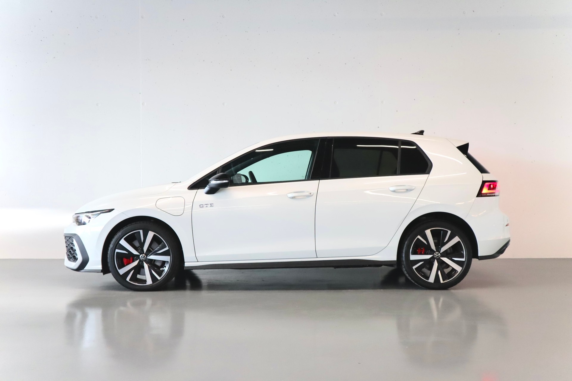 VW Golf 1.5 TSI PHEV GTE | FACELIFT | 272 PS | 133 KM ELEKTRISCHER REICHWEITE-image-1