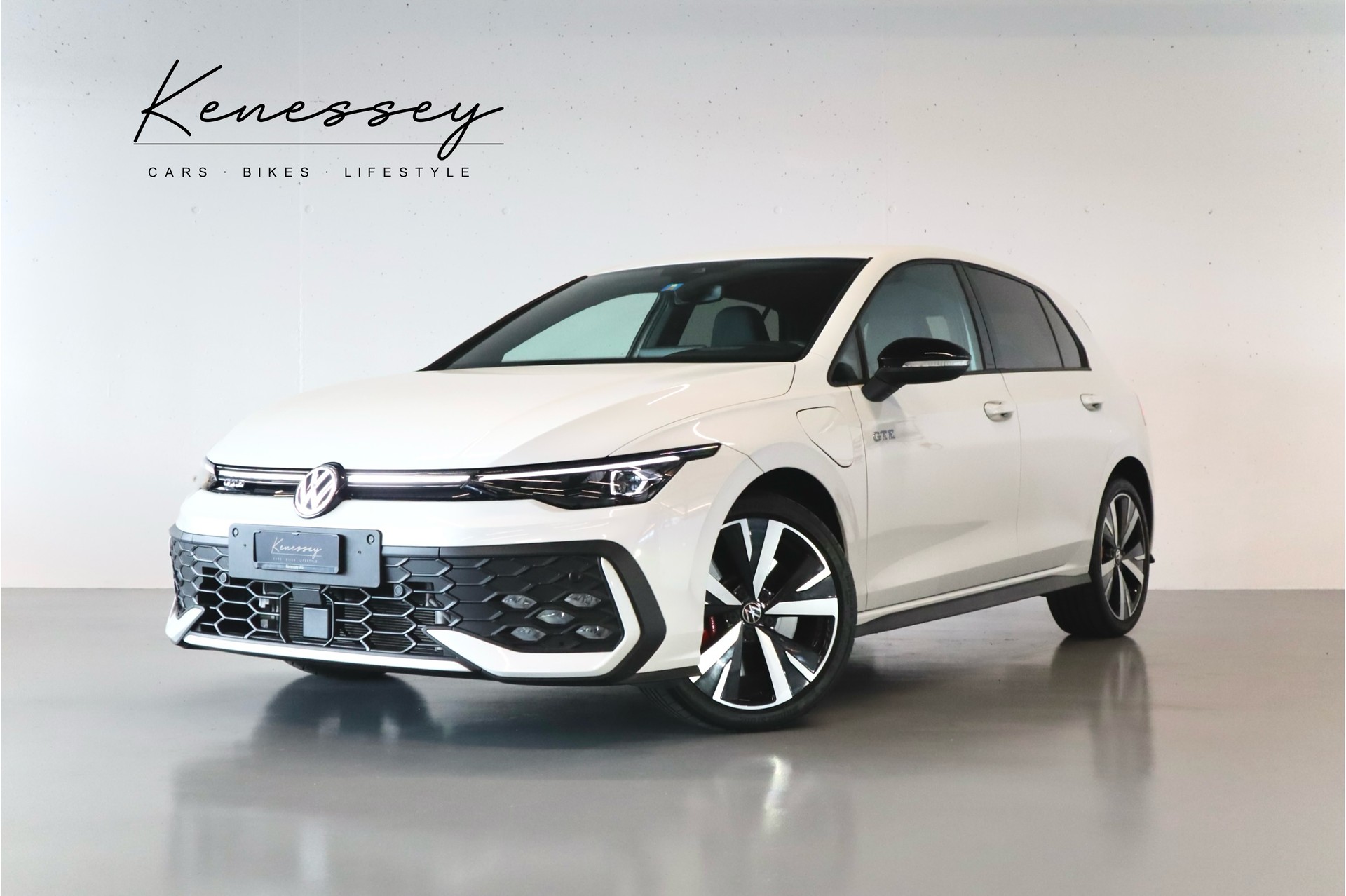 VW Golf 1.5 TSI PHEV GTE | FACELIFT | 272 PS | 133 KM ELEKTRISCHER REICHWEITE-image-0