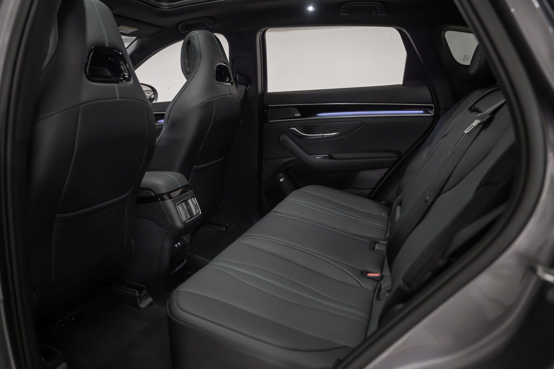 BYD Seal U DM-i Design AWD-image-9