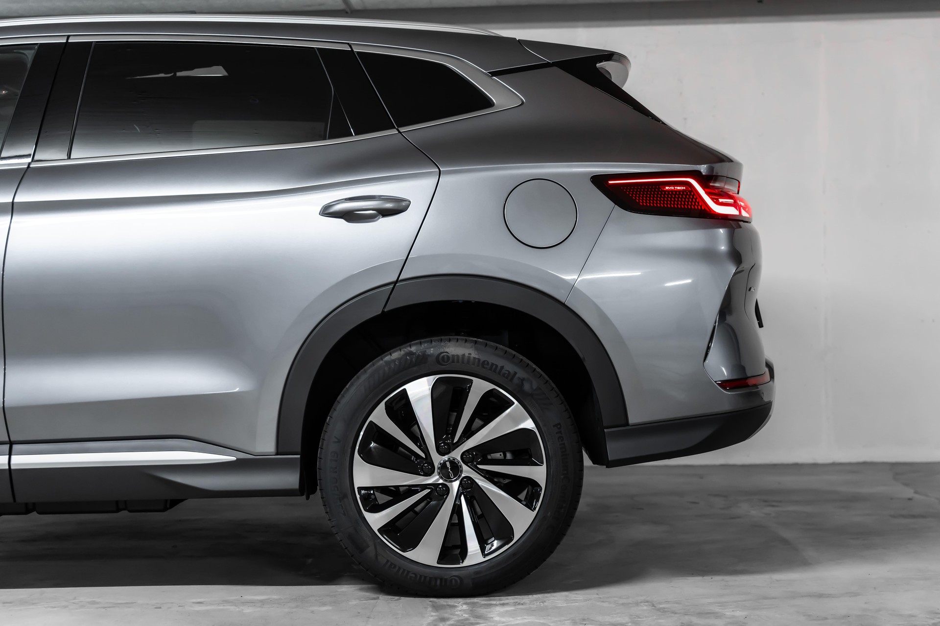 BYD Seal U DM-i Design AWD-showroom-element-3