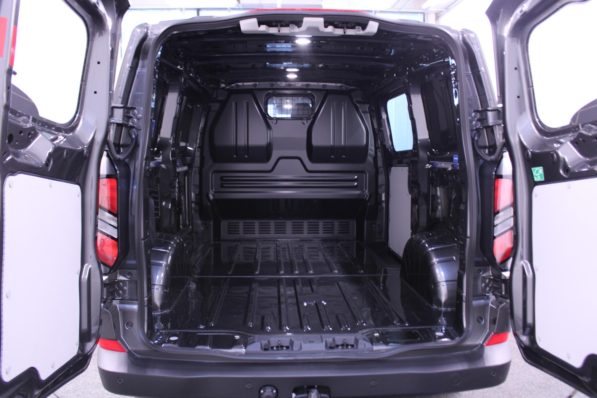 FORD Transit C Van 300 L1 2.0 EcoBlue 136 Trend-image-4