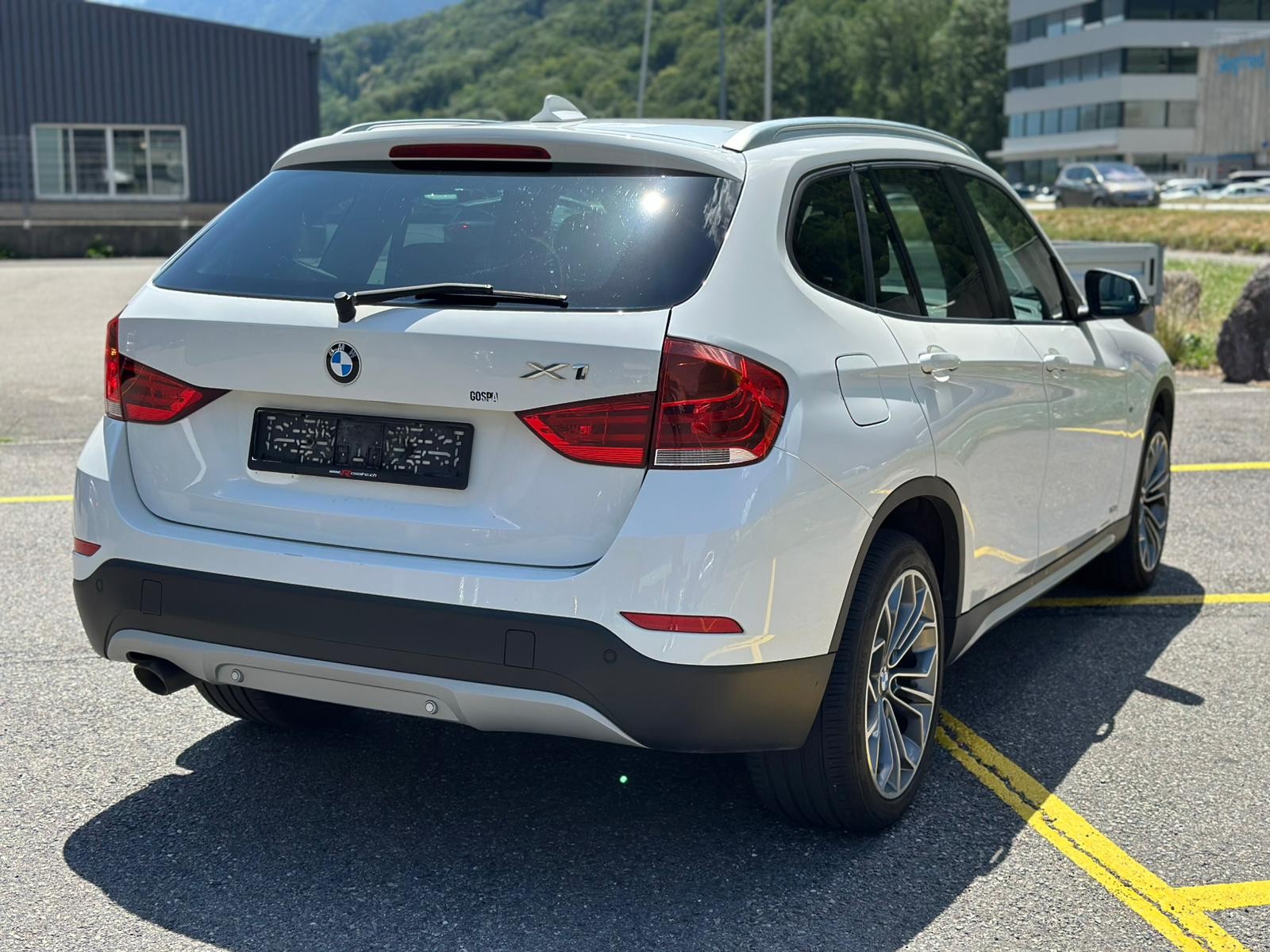 BMW X1 xDrive 18d-image-5