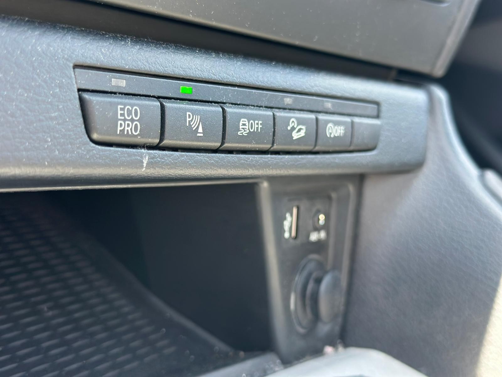 BMW X1 xDrive 18d-image-17