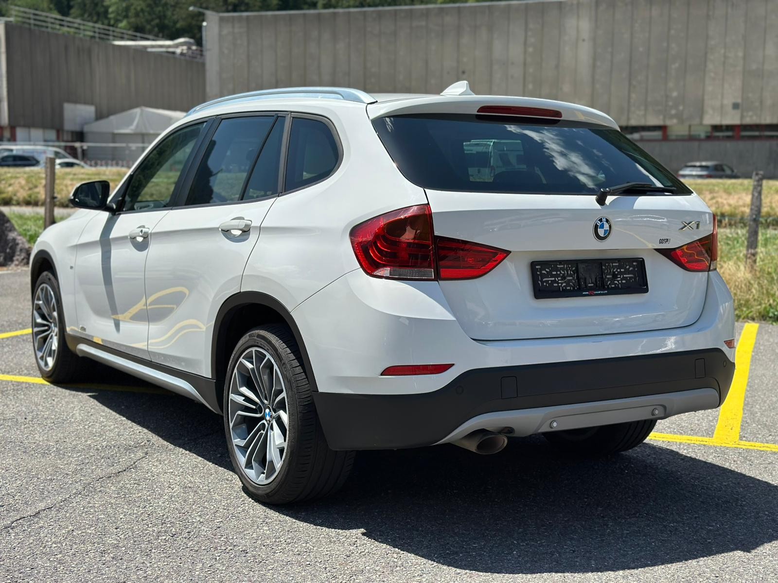 BMW X1 xDrive 18d-image-6