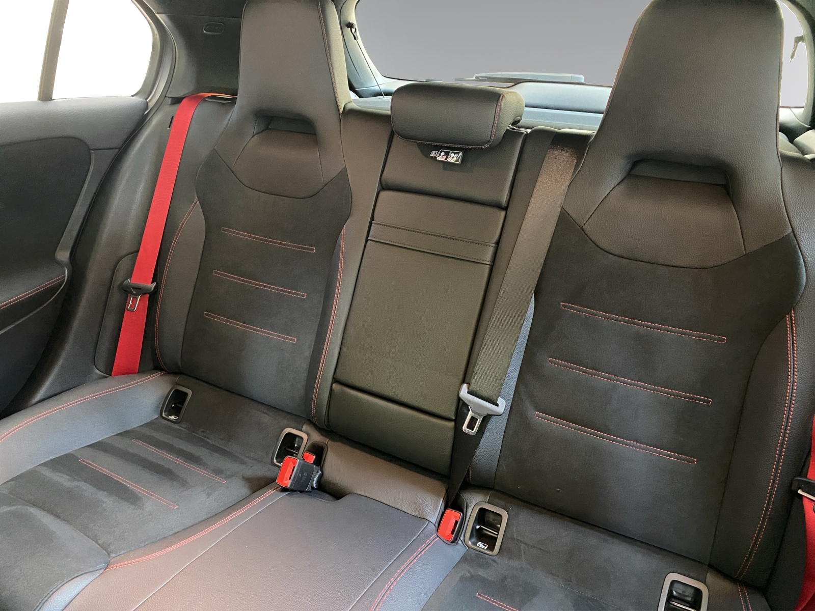 MERCEDES-BENZ A AMG 35 4Matic 8G-DCT-image-13