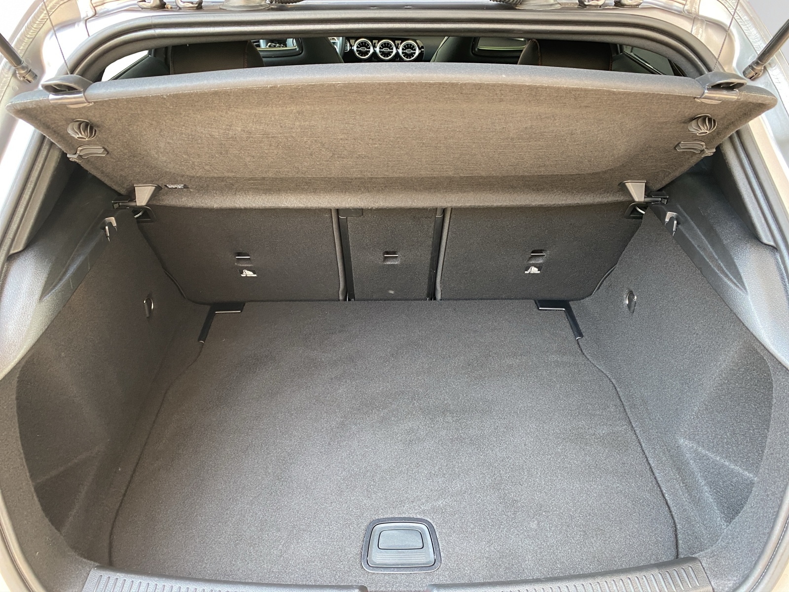 MERCEDES-BENZ A AMG 35 4Matic 8G-DCT-image-14