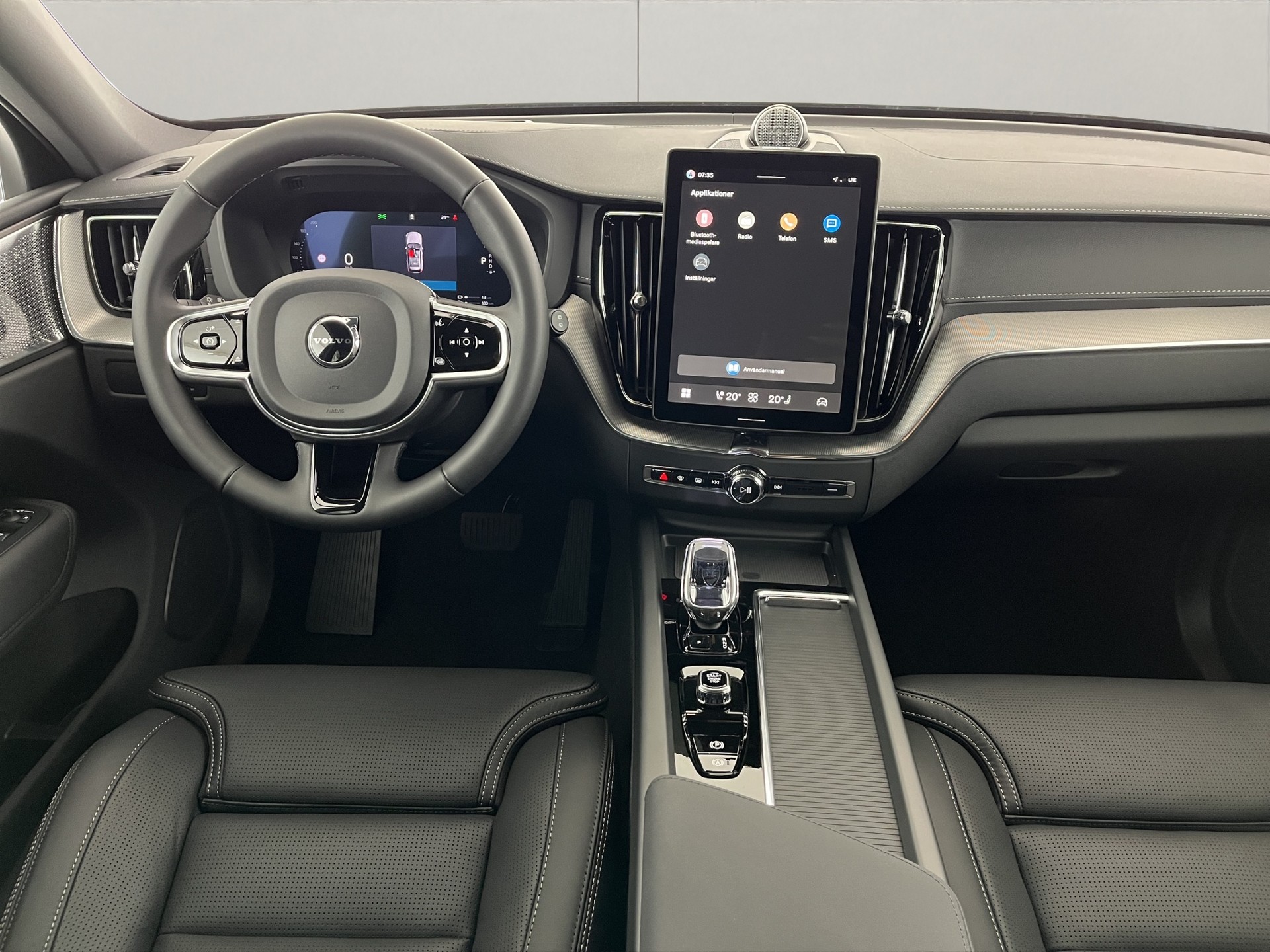 VOLVO XC60 2.0 T8 TE Black Edition eAWD-image-9