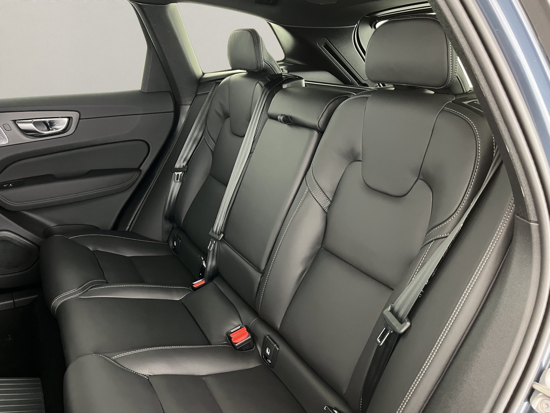 VOLVO XC60 2.0 T8 TE Black Edition eAWD-image-17