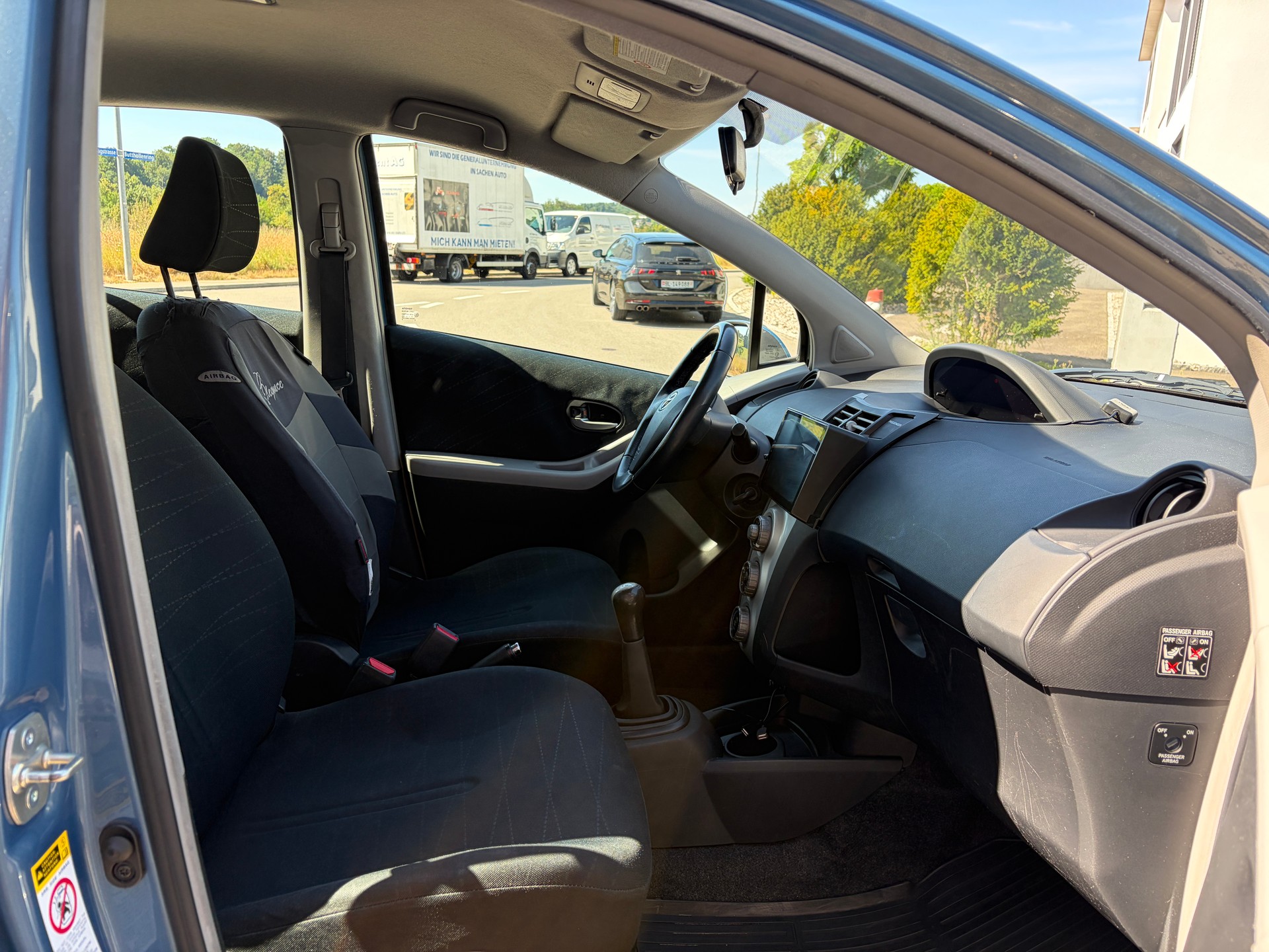 TOYOTA Yaris 1.3 Linea Sol-image-14