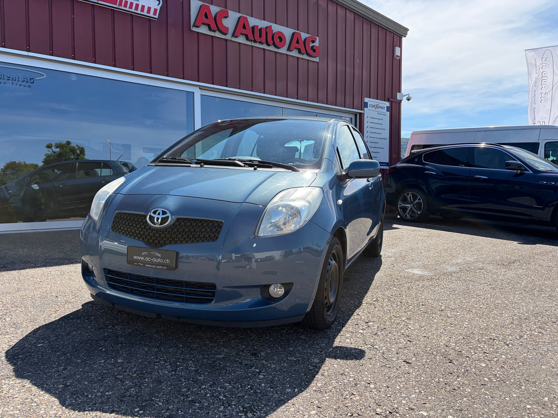 TOYOTA Yaris 1.3 Linea Sol-image-1
