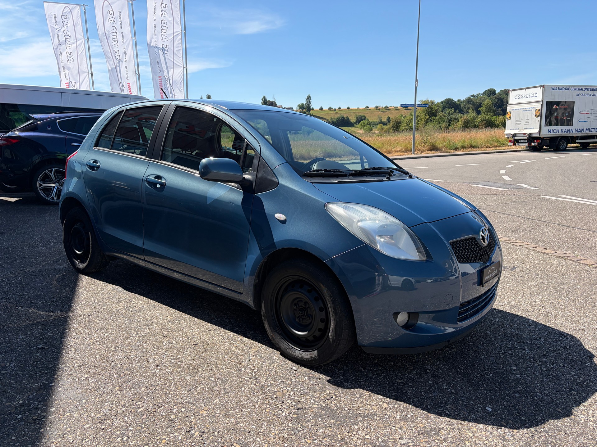 TOYOTA Yaris 1.3 Linea Sol-image-7