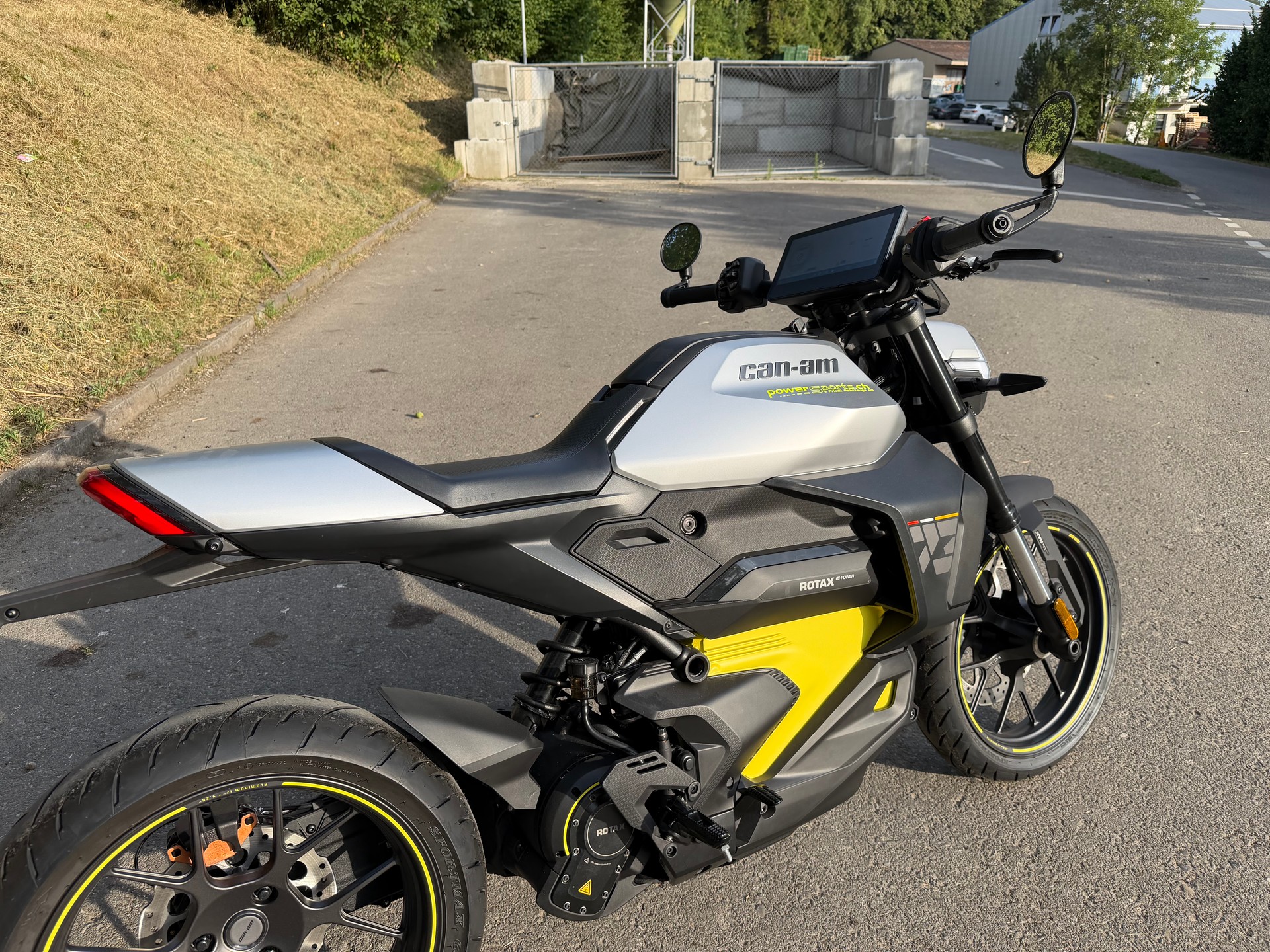 CAN-AM Pulse 73 35kW-showroom-element-2
