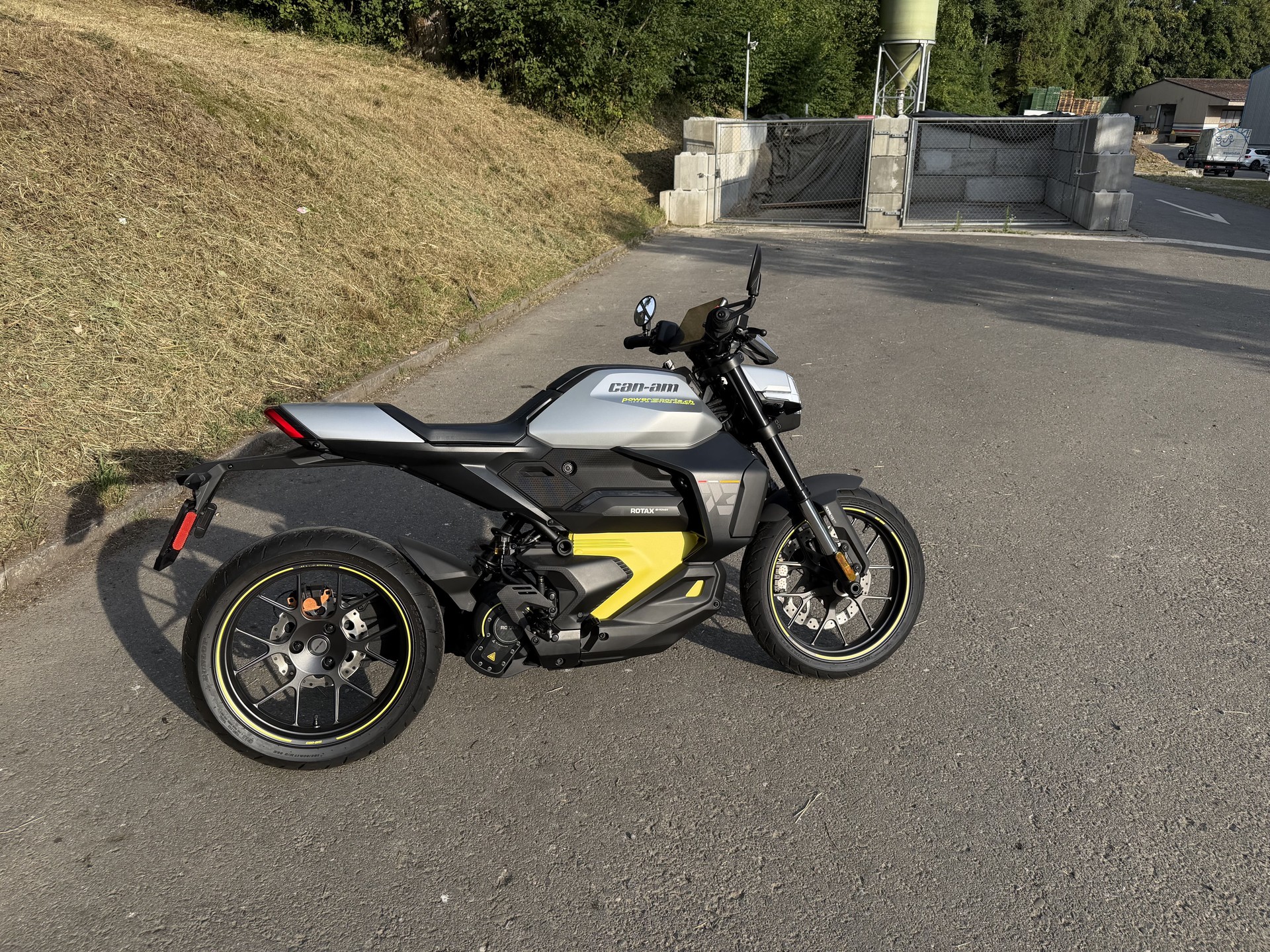 CAN-AM Pulse 73 35kW-showroom-element-1
