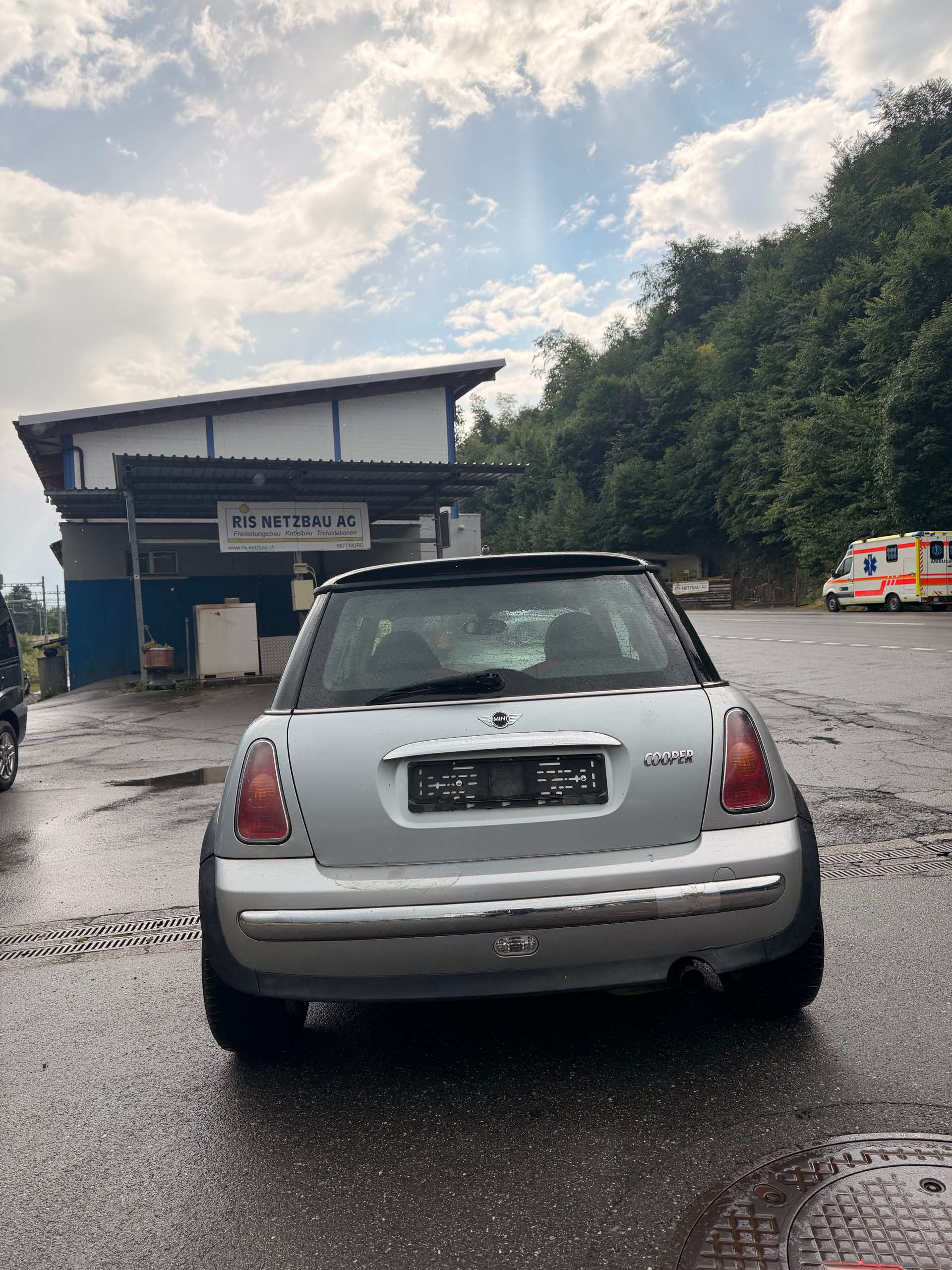 MINI Cooper-image-3