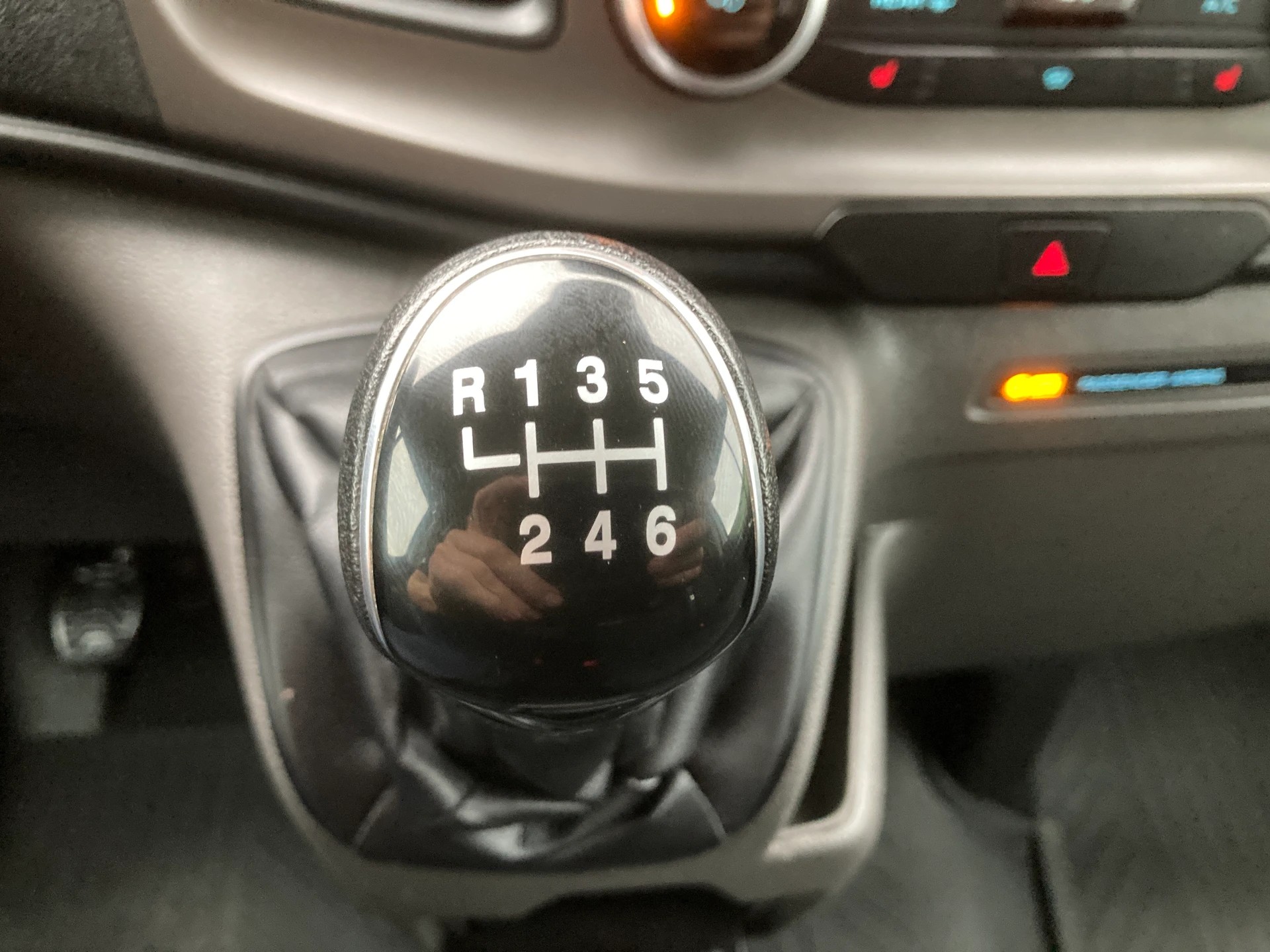 FORD Transit Custom 320 L1H1 Trend 9 Sitzer-image-9
