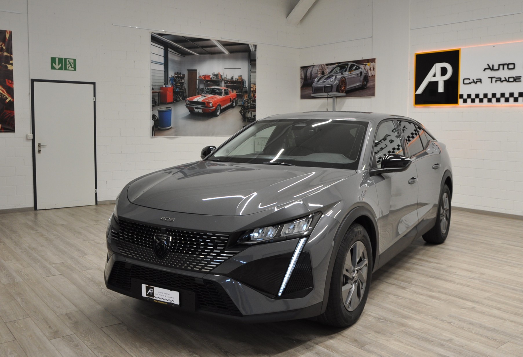 PEUGEOT 408 1.2 HEV 136 Allure-image-8