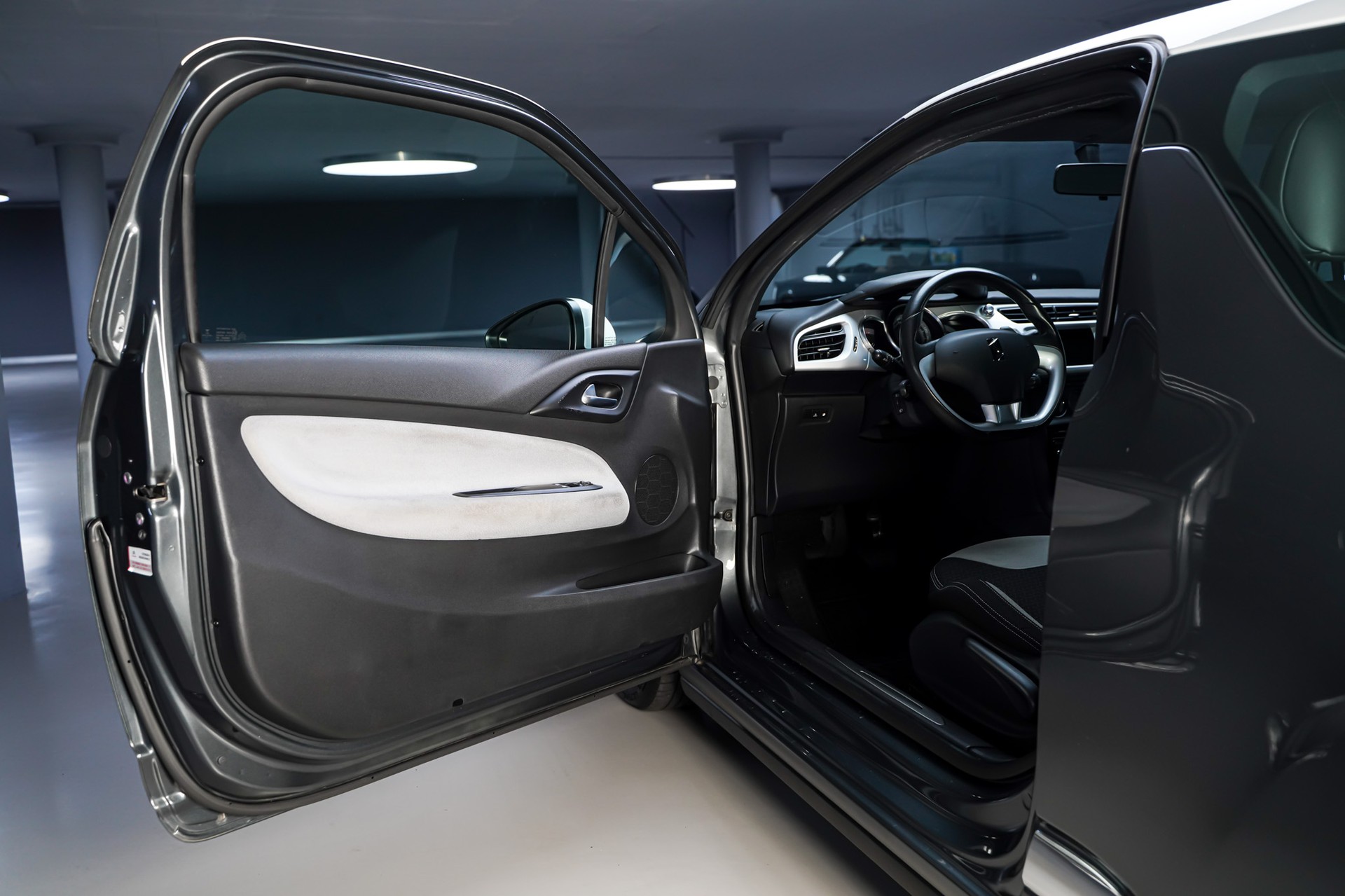 DS AUTOMOBILES DS3 1.4 HDi Chic EGS5-image-7