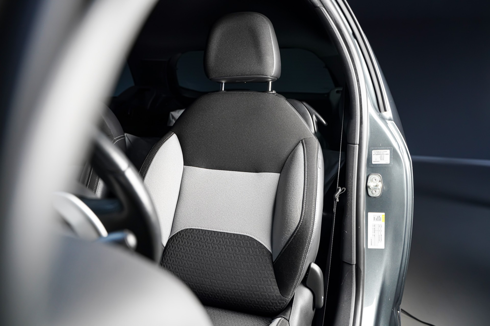 DS AUTOMOBILES DS3 1.4 HDi Chic EGS5-image-11