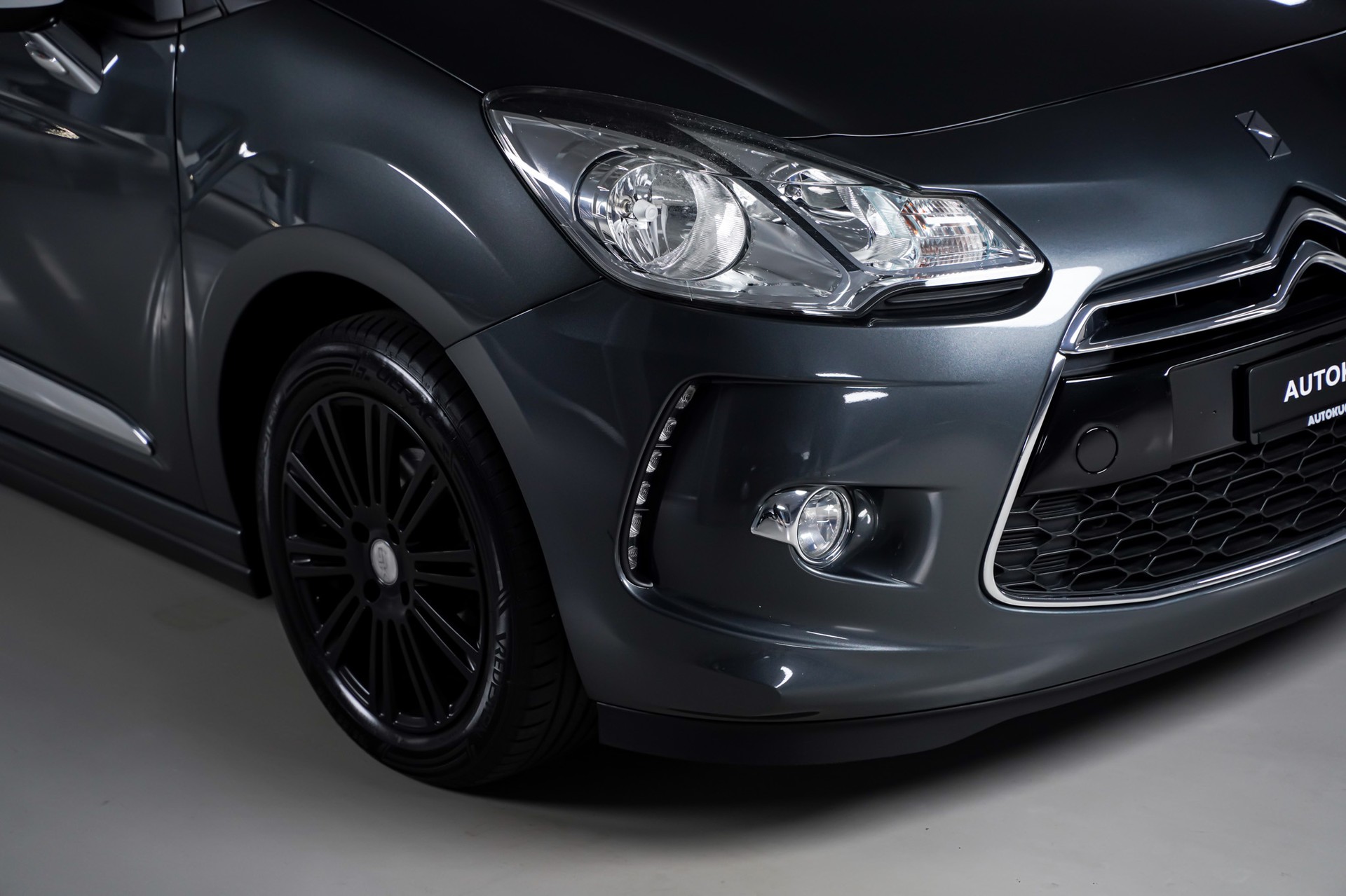 DS AUTOMOBILES DS3 1.4 HDi Chic EGS5-image-3