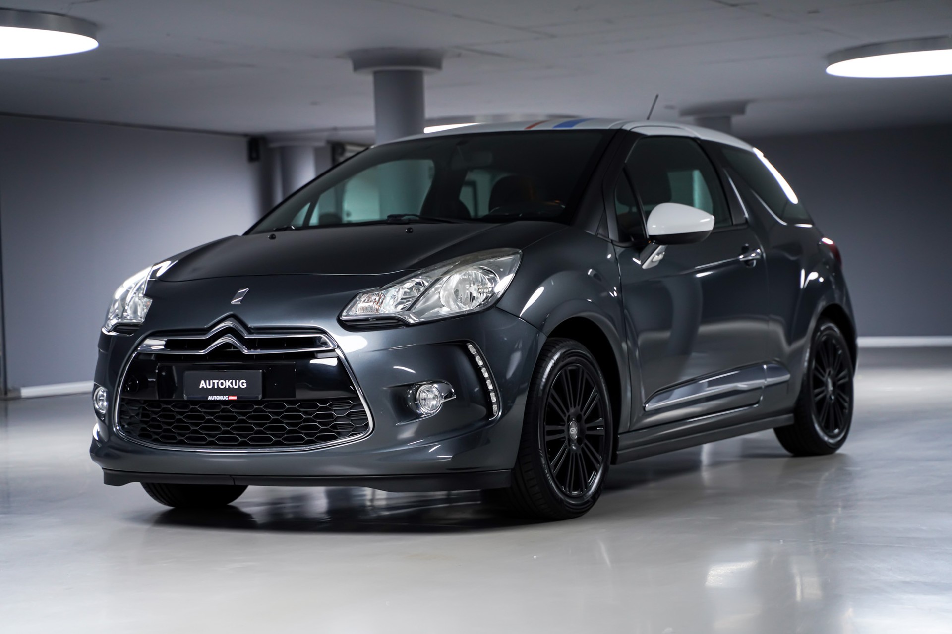 DS AUTOMOBILES DS3 1.4 HDi Chic EGS5-image-0