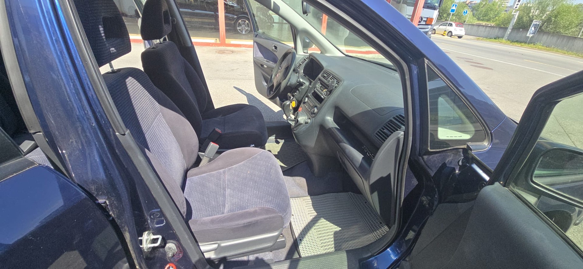 HONDA Stream 1.7i ES-image-7