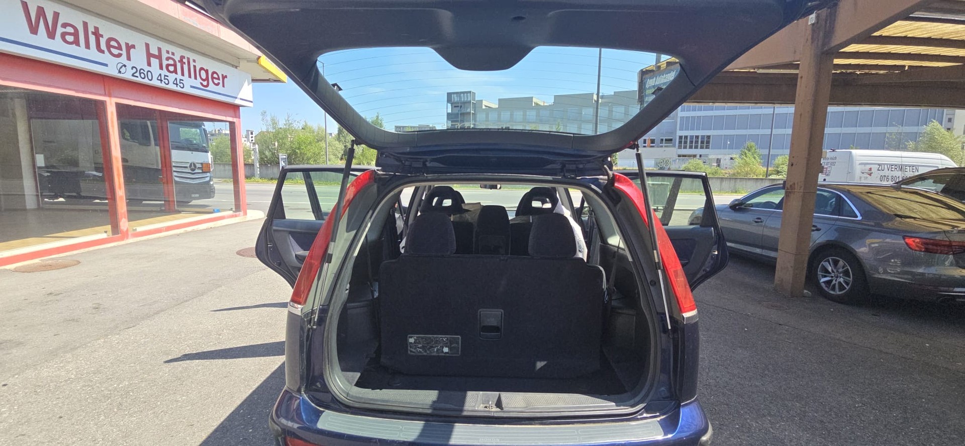 HONDA Stream 1.7i ES-image-12