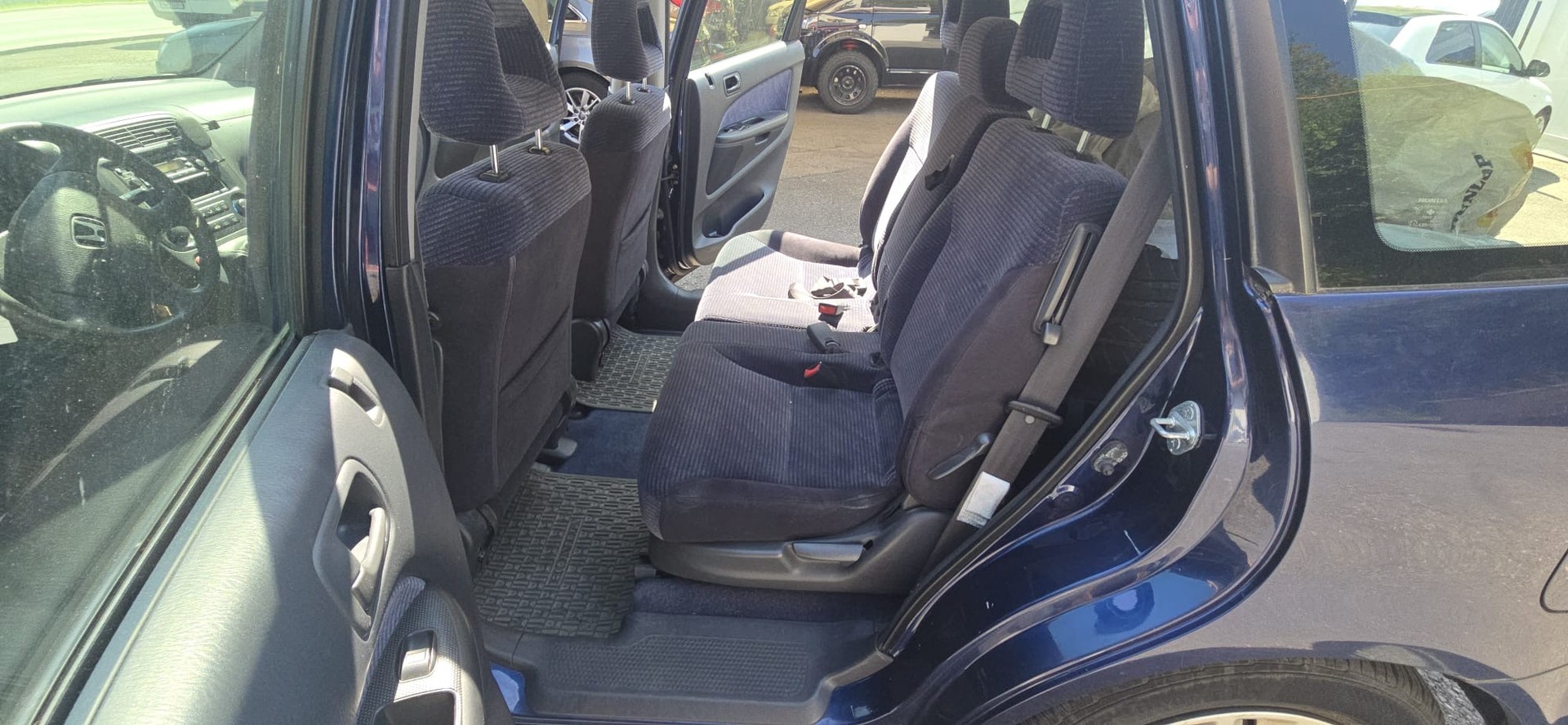 HONDA Stream 1.7i ES-image-11