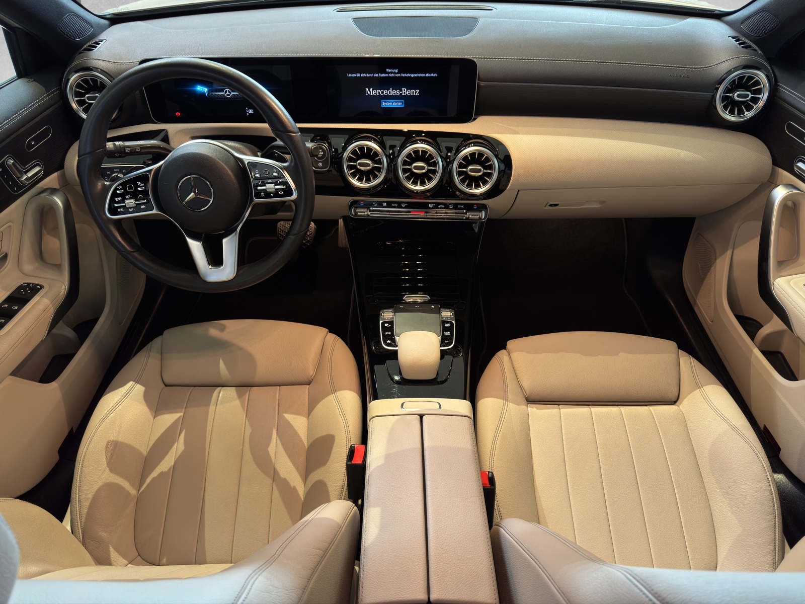 MERCEDES-BENZ A 250 Progressive 7G-DCT-image-11