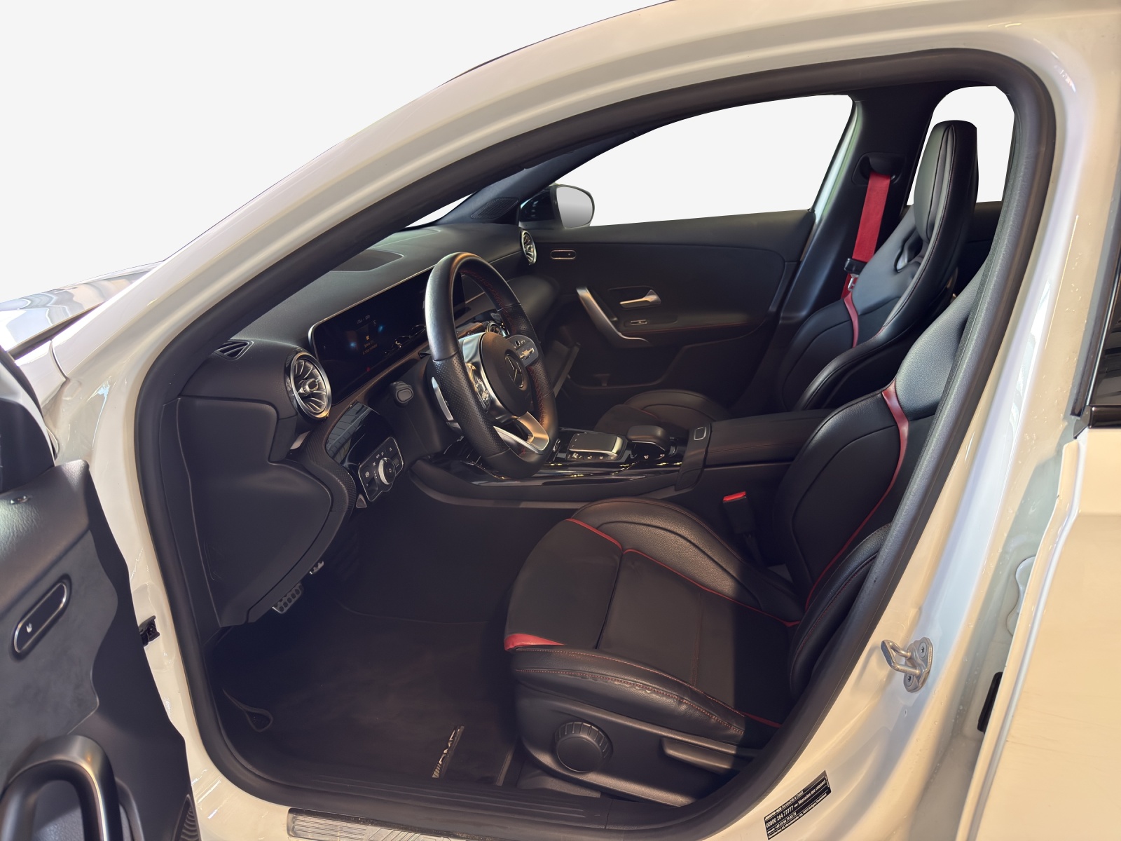 MERCEDES-BENZ A 45 AMG 4Matic+ Speedshift-image-7