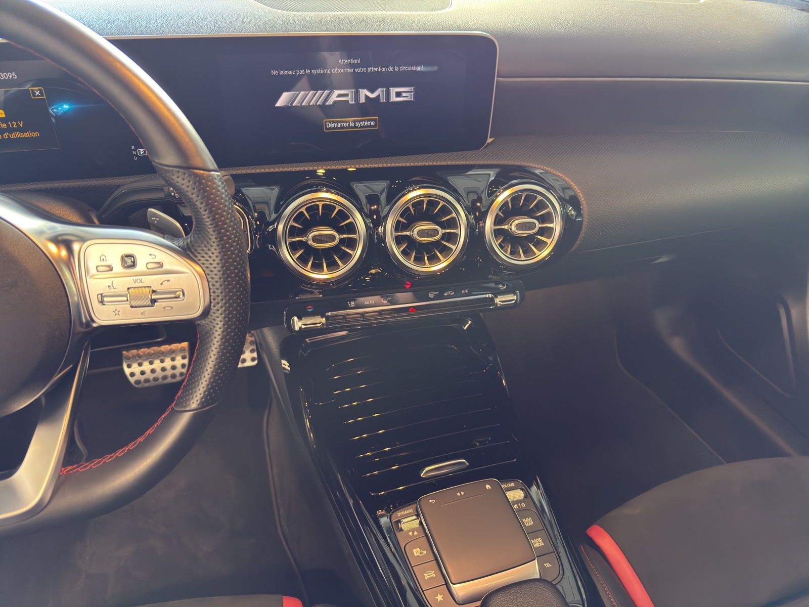 MERCEDES-BENZ A 45 AMG 4Matic+ Speedshift-image-10