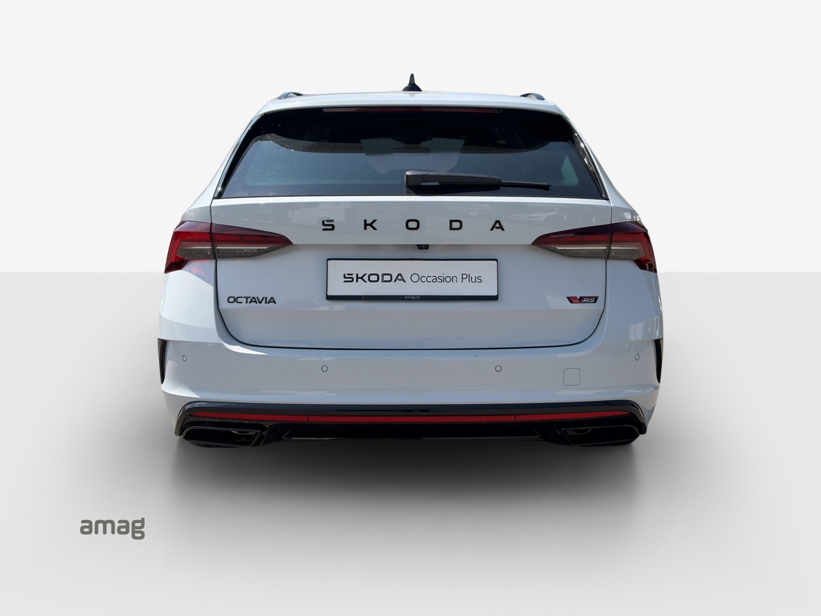 SKODA Octavia Combi 2.0 TSI DSG RS-image-3