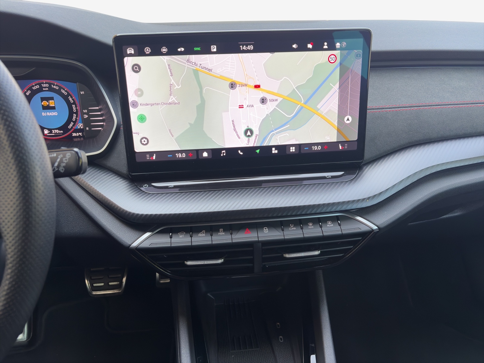 SKODA Octavia Combi 2.0 TSI DSG RS-image-10