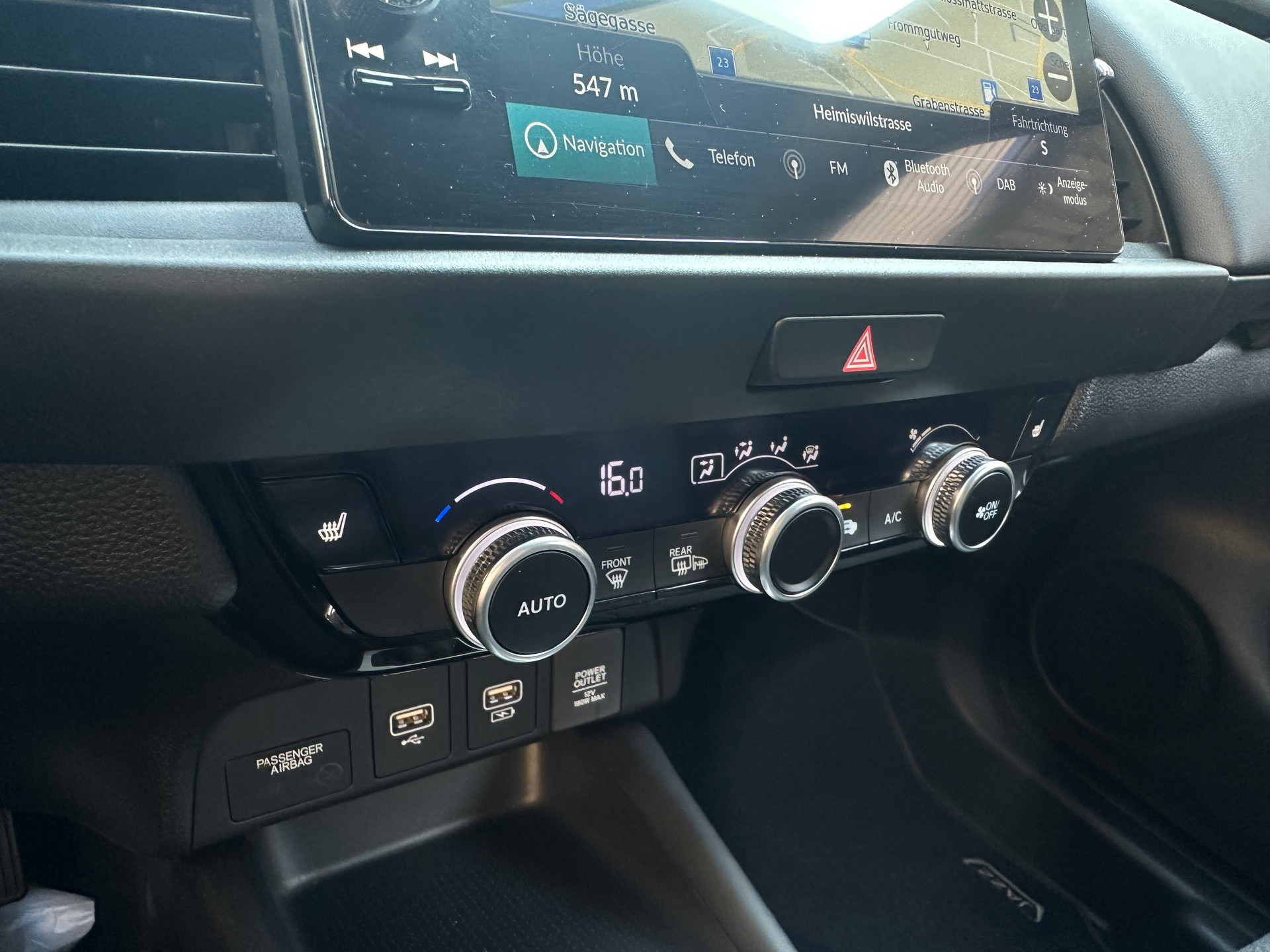 HONDA Jazz 1.5i-MMD Executive E-CVT-image-10