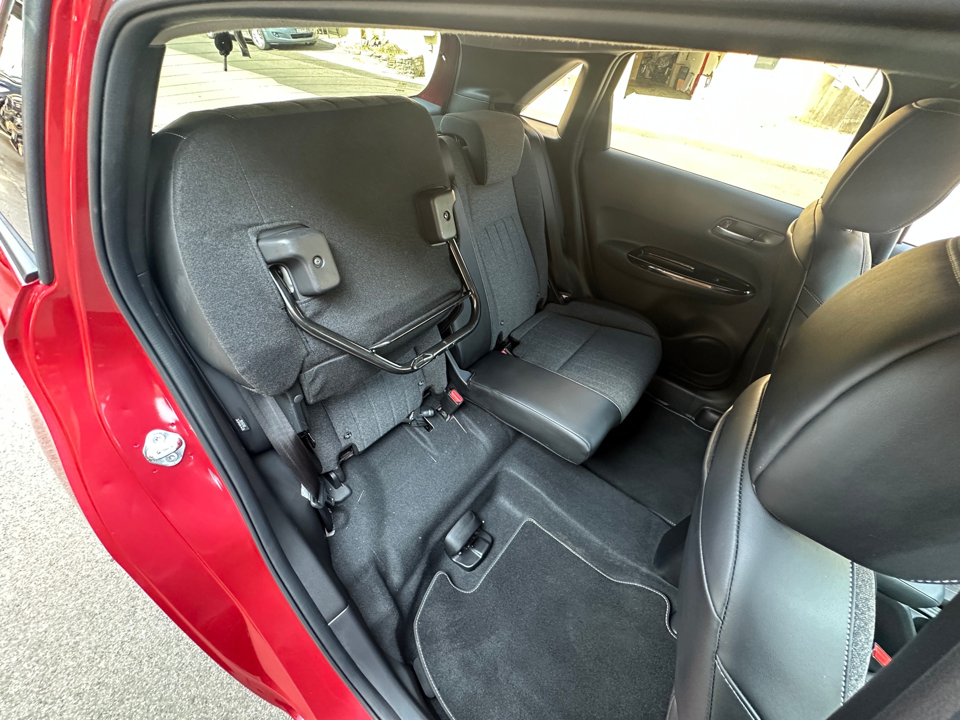 HONDA Jazz 1.5i-MMD Executive E-CVT-image-13