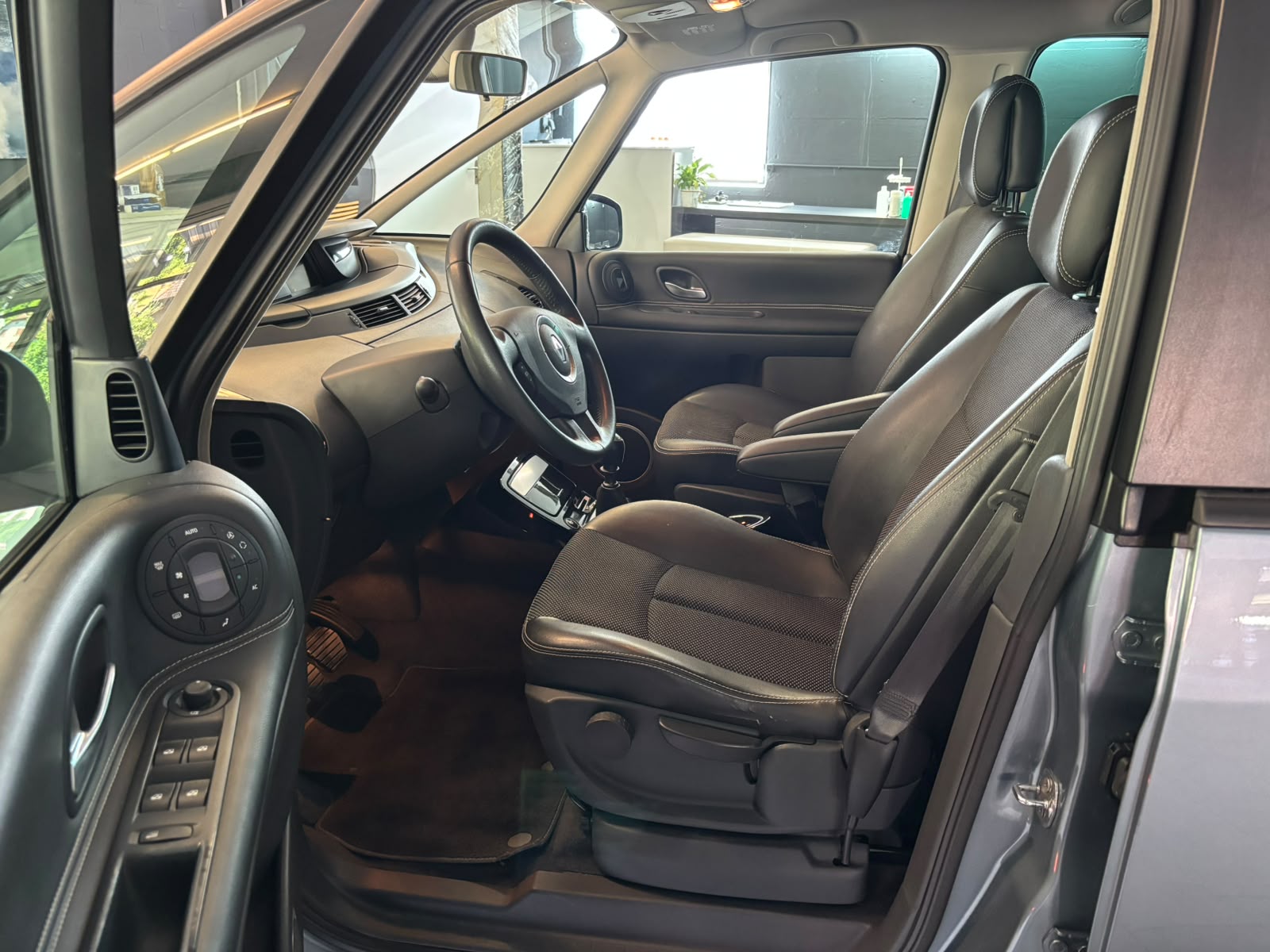 RENAULT Grand Espace 2.0 Turbo Dynamique-image-7