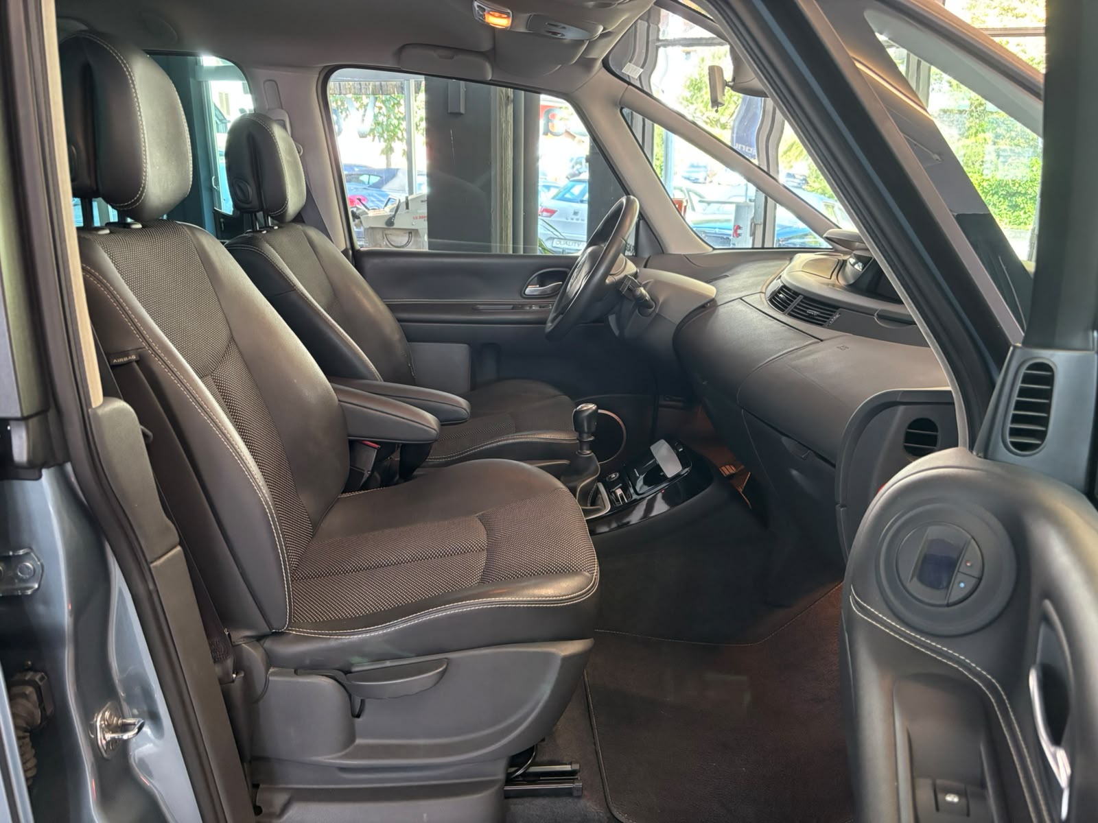 RENAULT Grand Espace 2.0 Turbo Dynamique-image-6