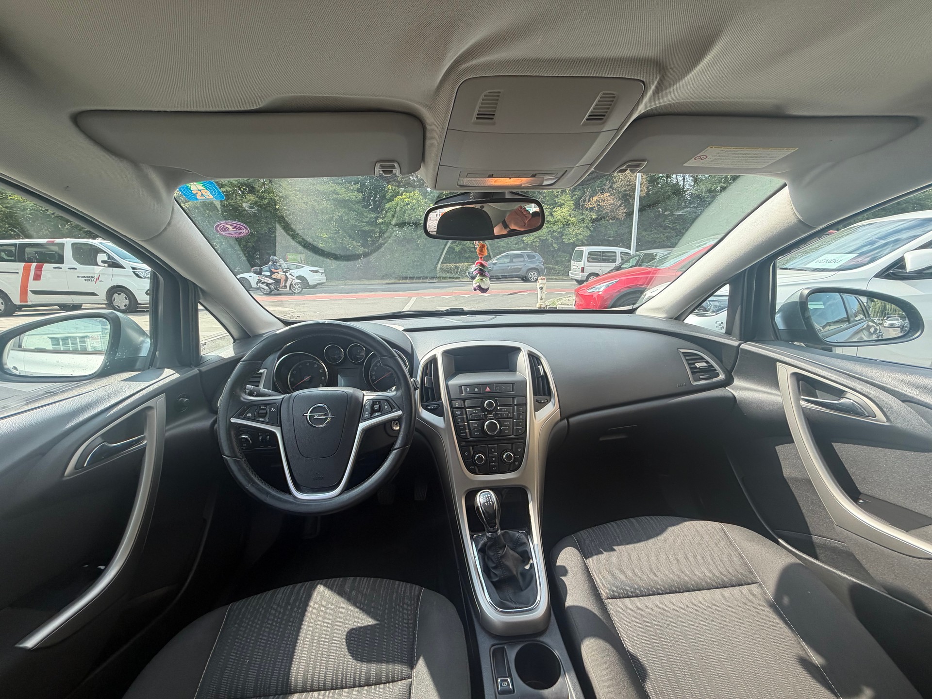 OPEL Astra SportsTourer 1.4i 16V Turbo Enjoy-image-12