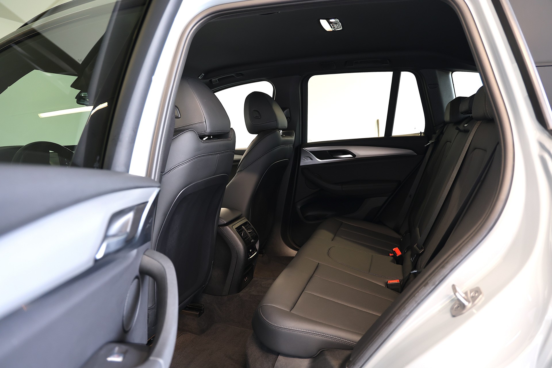 BMW X3 20d M-Sport xDrive SAG-image-15
