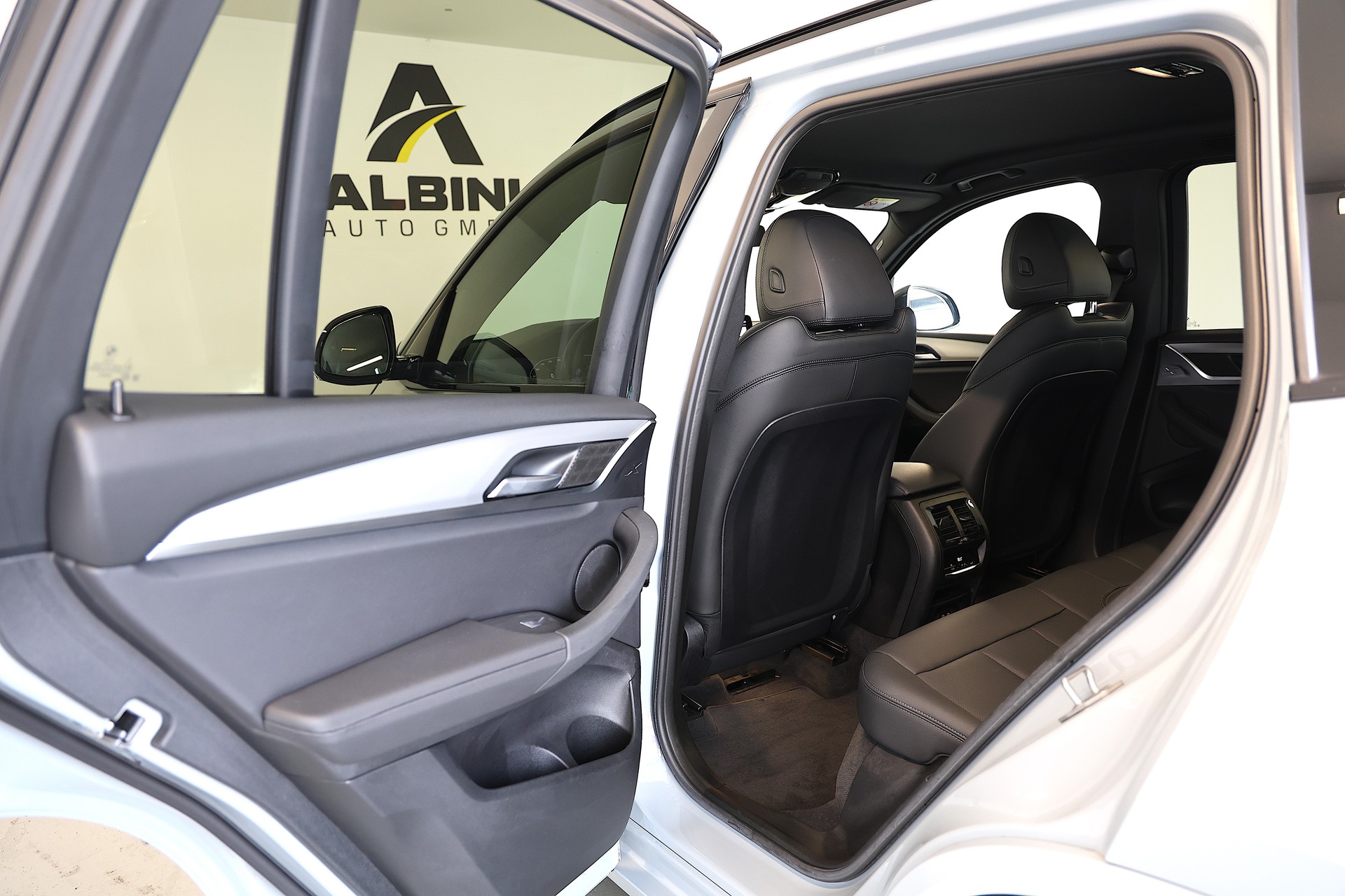 BMW X3 20d M-Sport xDrive SAG-image-14